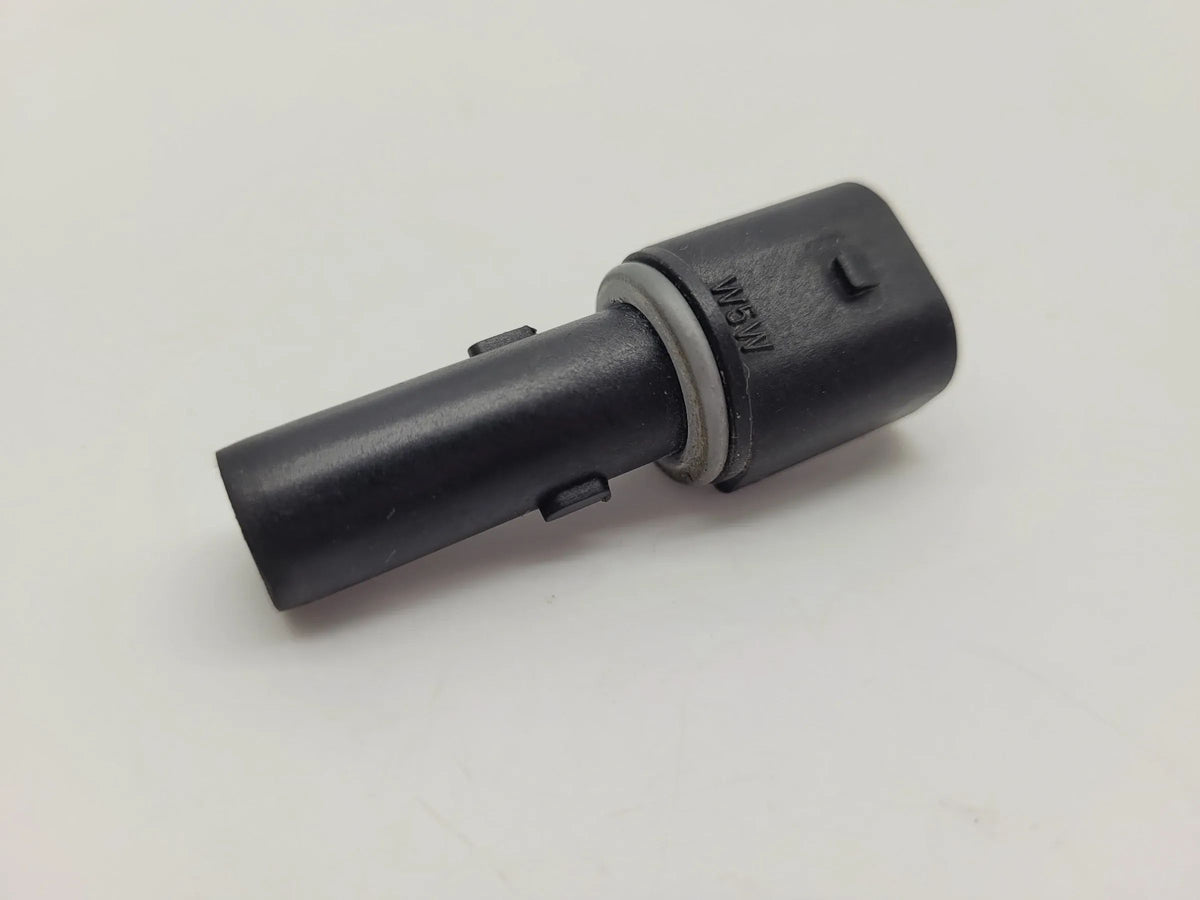 Original BMW 3er (E46) Lampenfassung Standlicht L/R 63.12-6 910 955 / 56