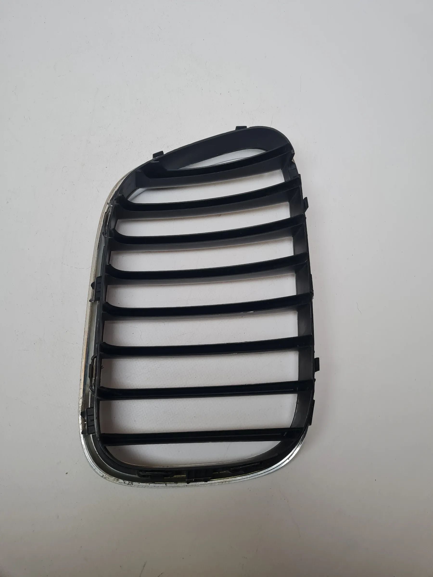 Original BMW X5 (E53) Kühlergrill Vorne Rechts 8247673