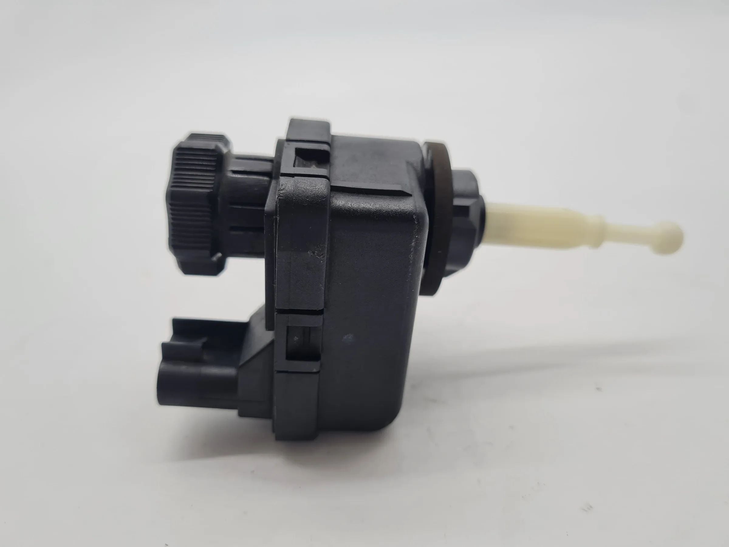 Original Opel Astra F Stellmotor Leuchtweitenregulierung LWR L/R 0307852300