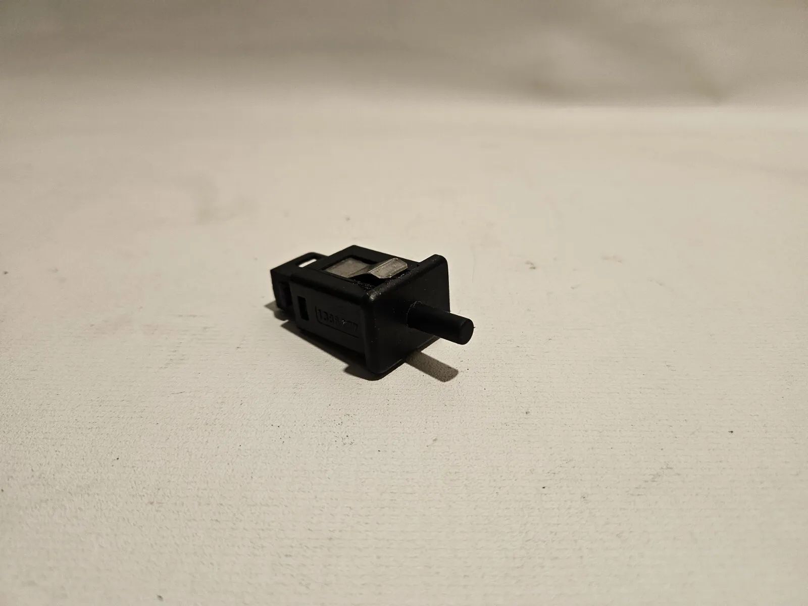 original switch contact switch glove compartment for BMW 5 (E39) 525D 1388277 