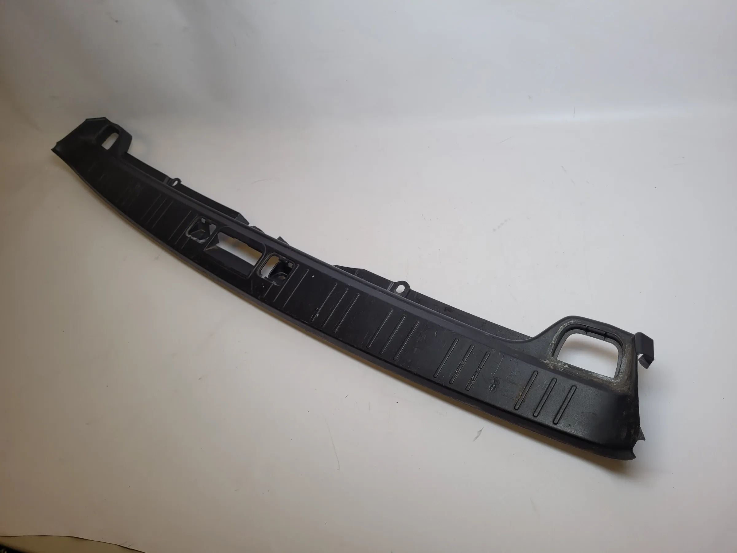 BMW 5er Touring E39 Blende Landekante Kofferraum 51.47-8185232 Original