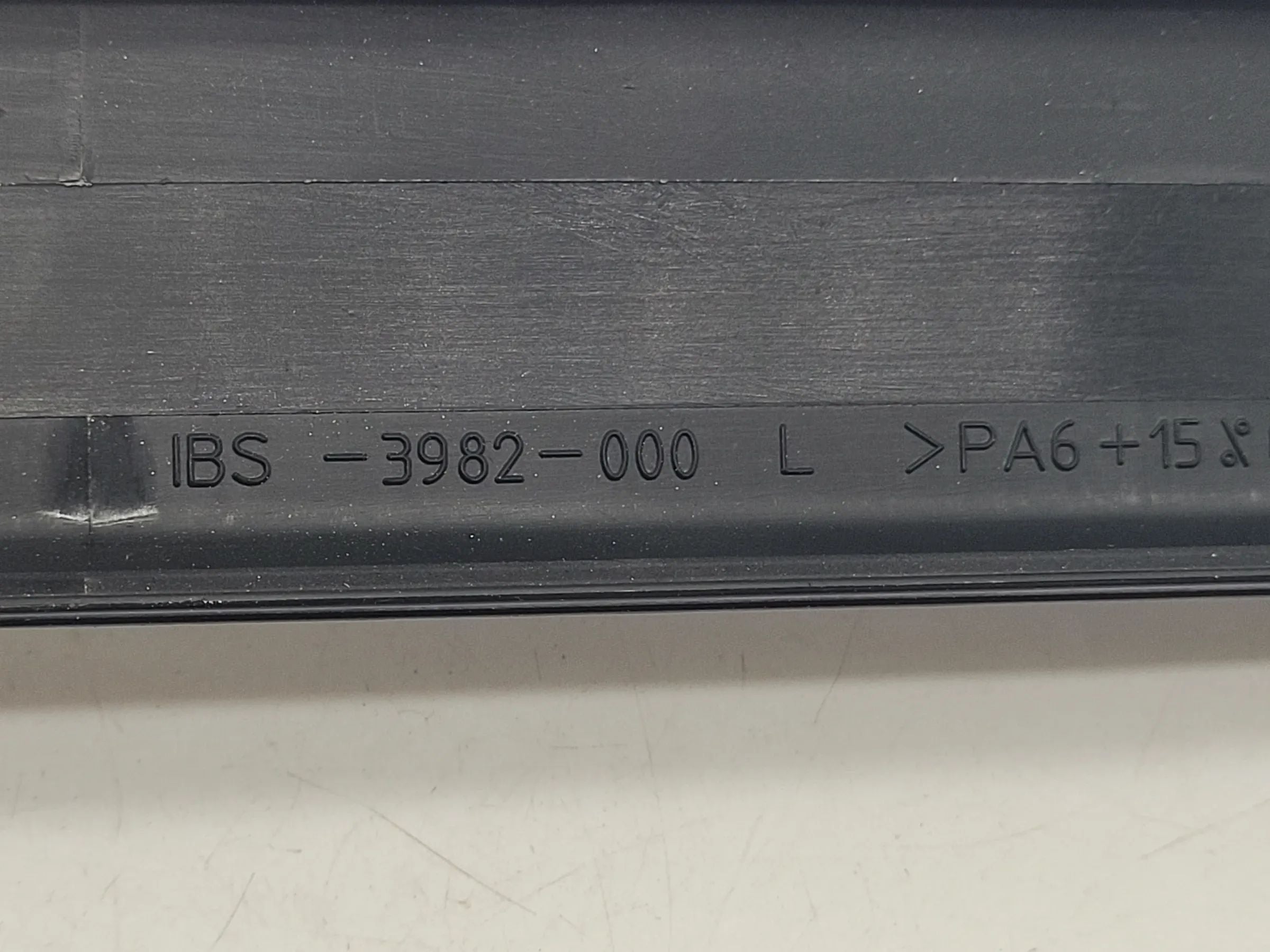 BMW 5er Touring E39 Fensterführungssteg Hinten Links Innen 8189279