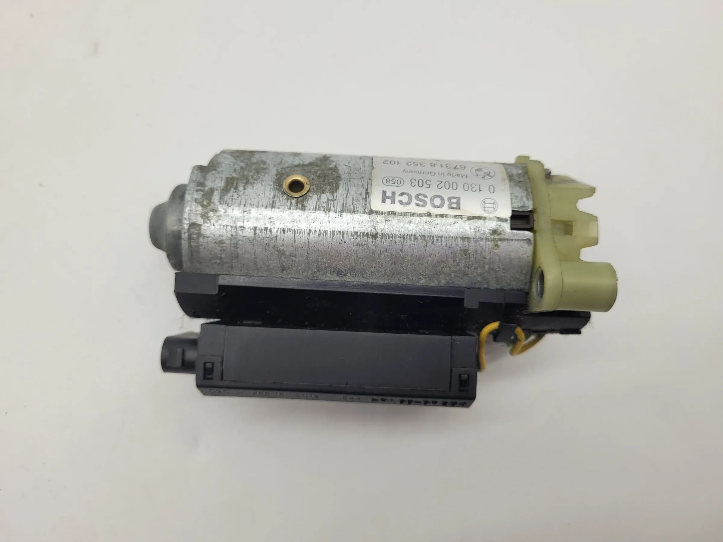 BMW 7er E38 Stellmotor Sitzverstellung Vorne R/L 67.31-8352192 Original