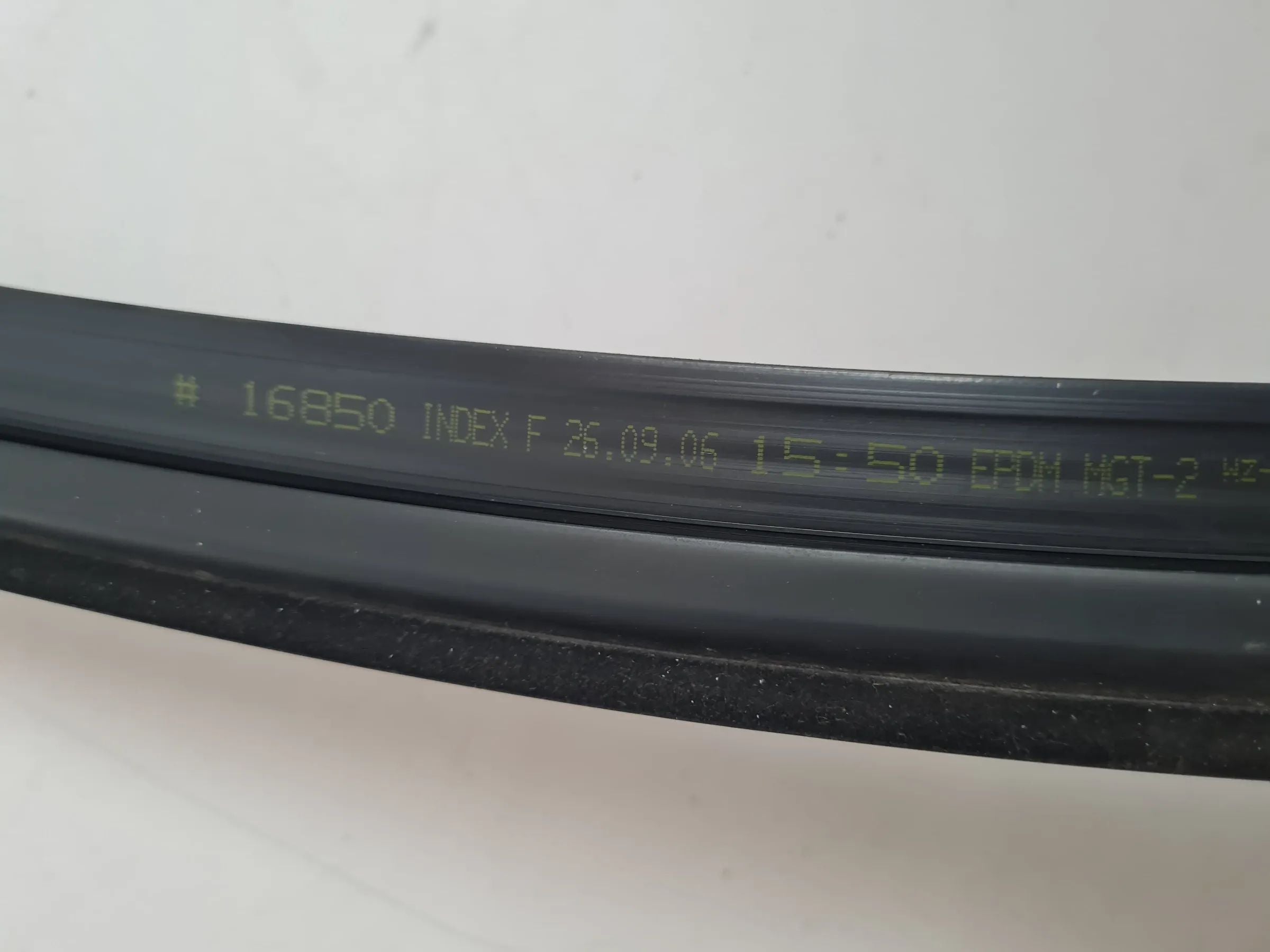 BMW 3er Touring E91 Fenster Dichtung Gummi Vorne Links 16850 Original