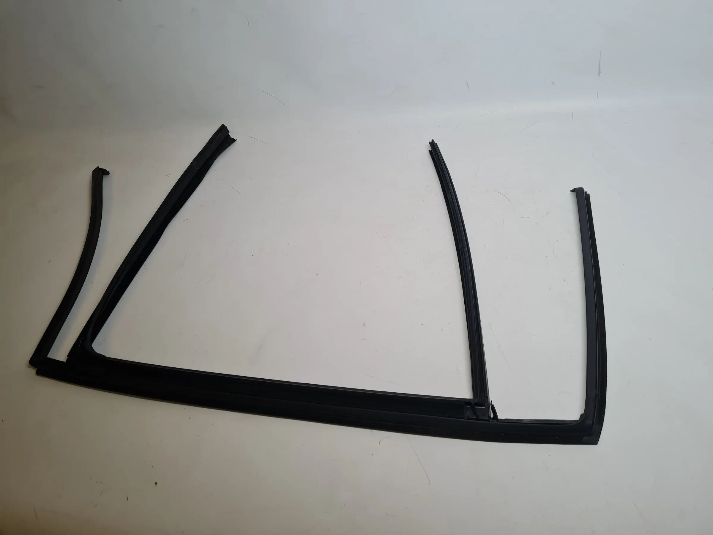 BMW 3er Touring E91 Fenster Dichtung Gummi Hinten Links 16850 Original