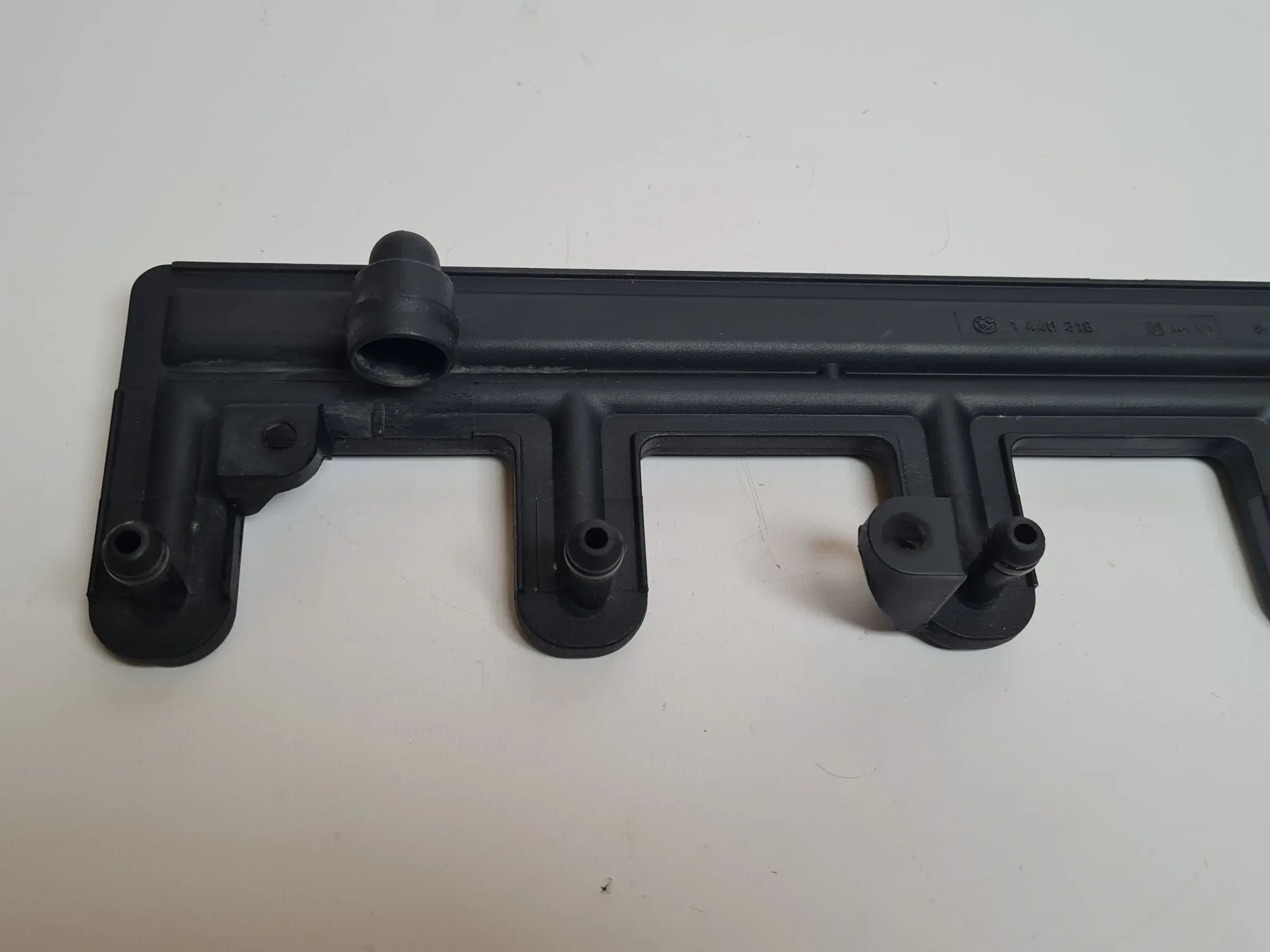 BMW E46 E53 E60 E65 E83 M54 Verteilerstück Luftverteiler Verteilerrohr 1440318