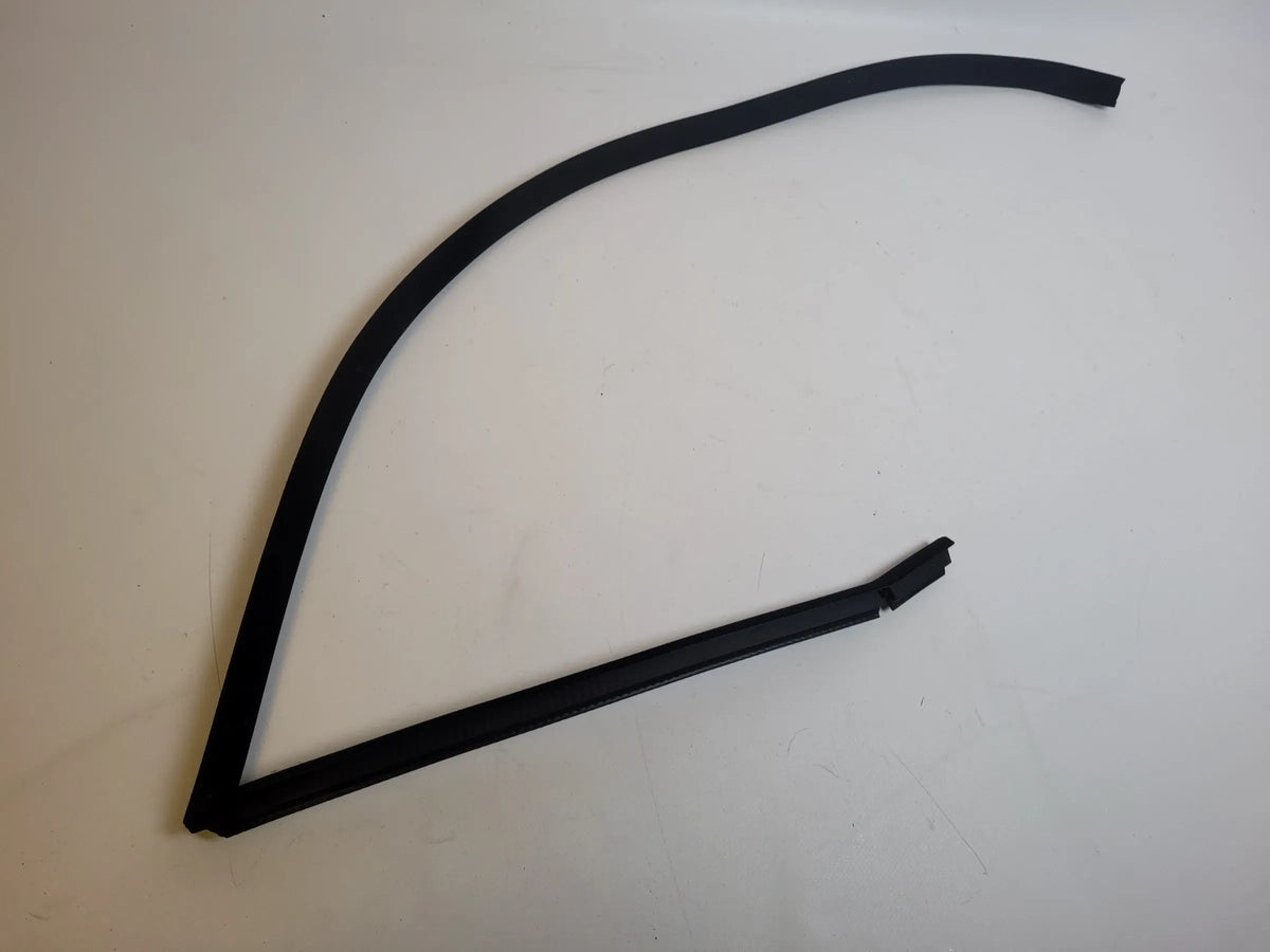 BMW 5er Touring E39 Dichtung Kofferaumfenster Links (Original)