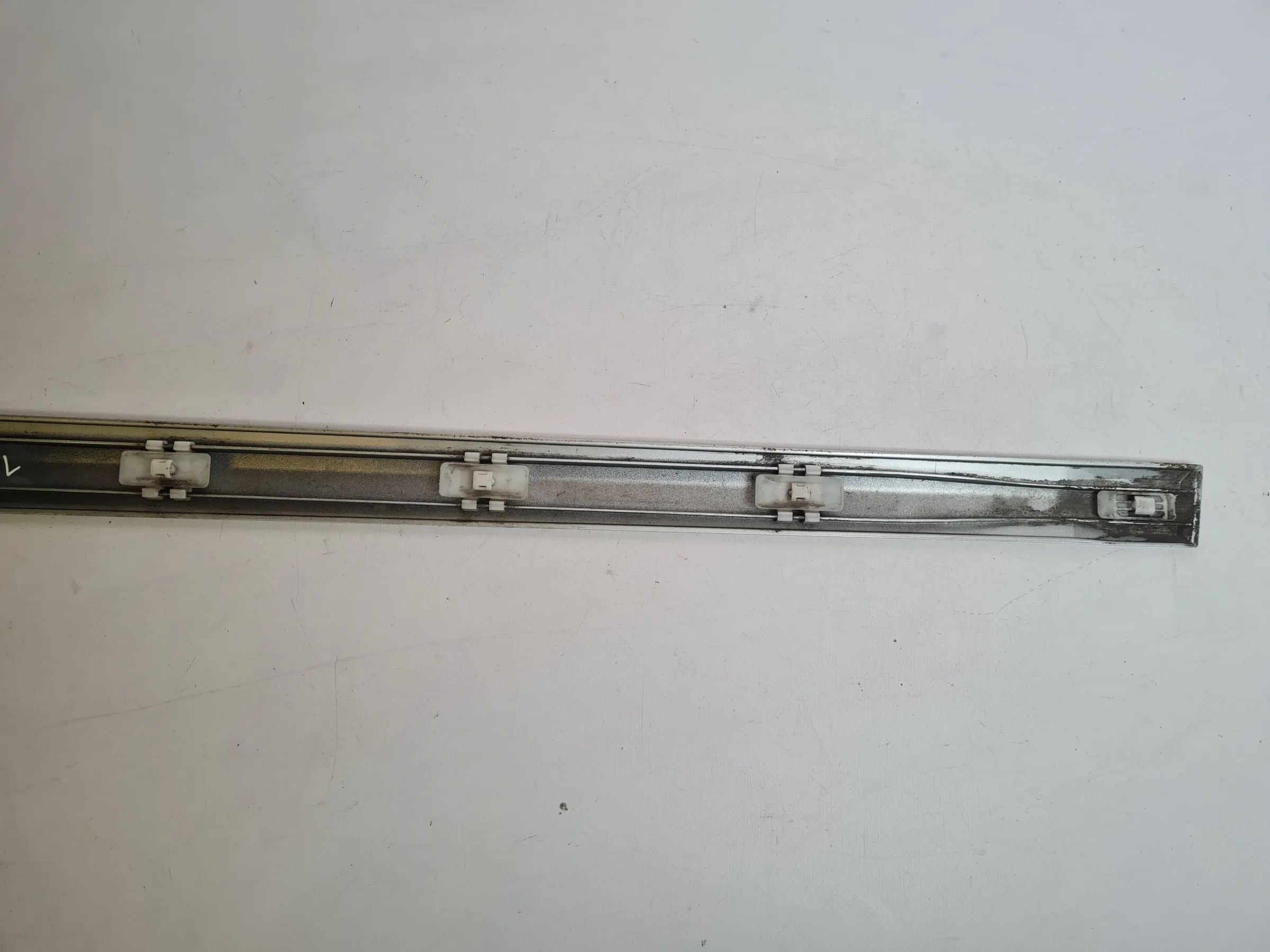 Original Mercedes C-Klasse (CL203) Dekor-/Zierleiste Links Silber A2036903562