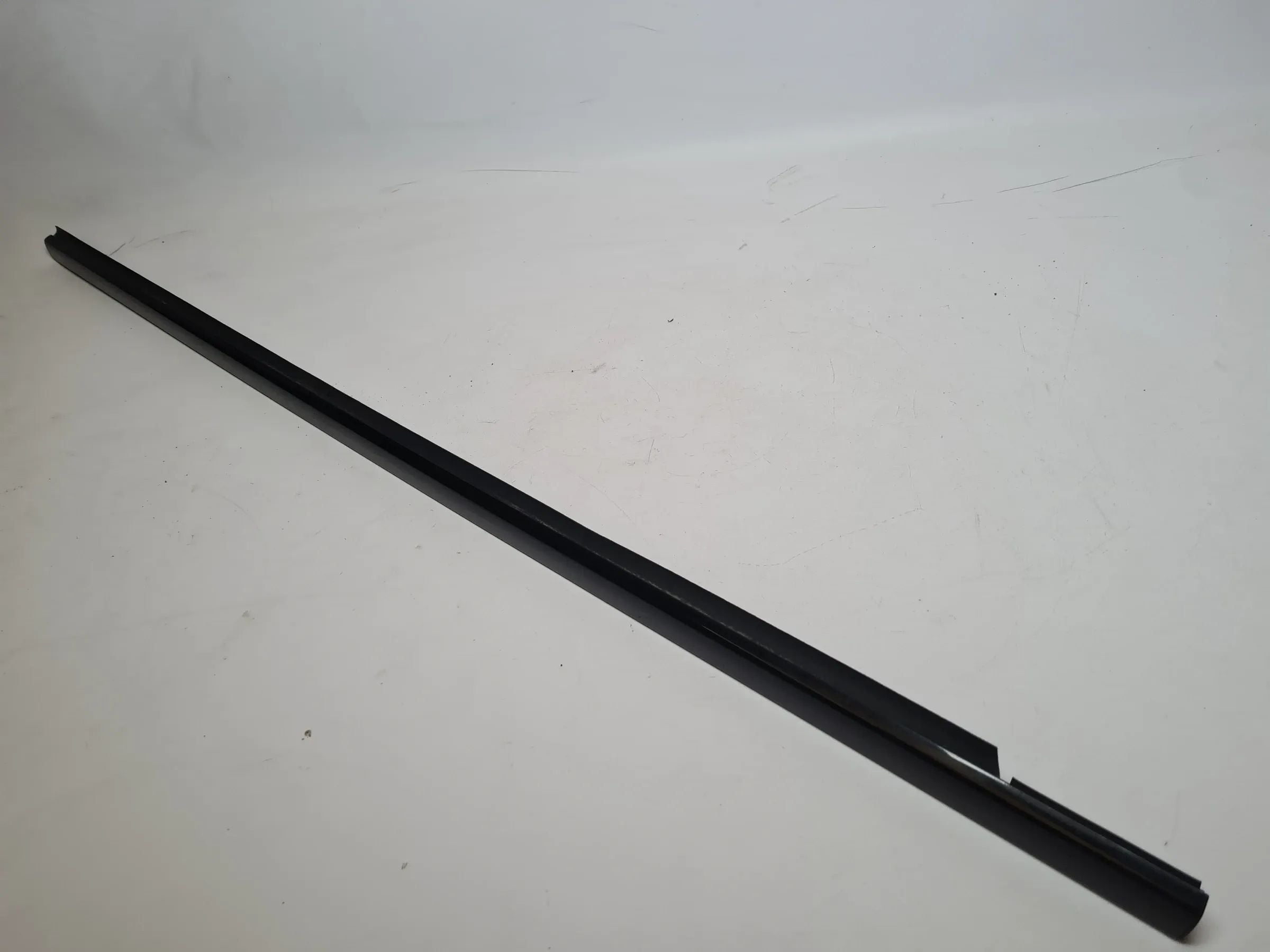 Original Mercedes C-Klasse (CL203) Einstiegsleiste Links Schwarz A2036903180