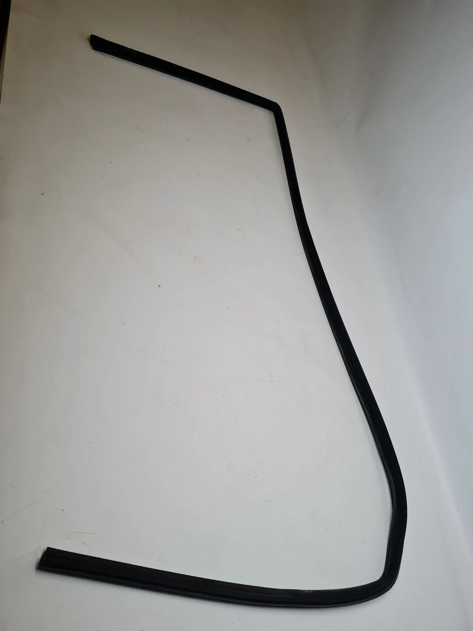 Original Mercedes C-Klasse (CL203) Dichtung Tür Fenster Links Vorne Innen
