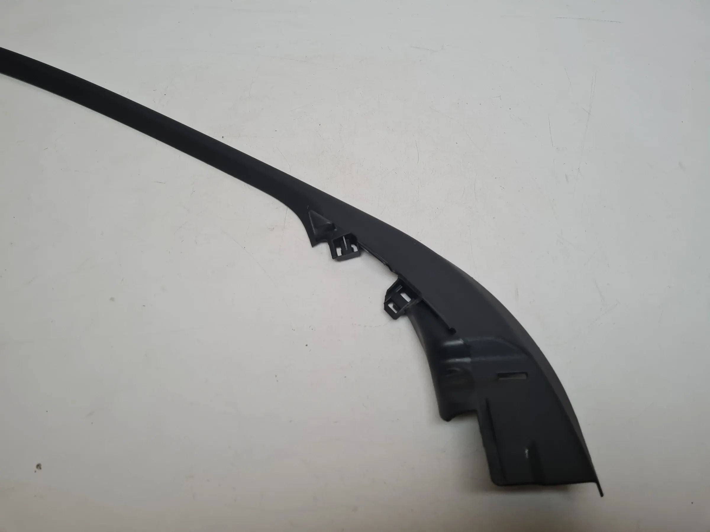 Original Mercedes C-Klasse (CL203) Fensterrahmenverkleidung Links A2037250371