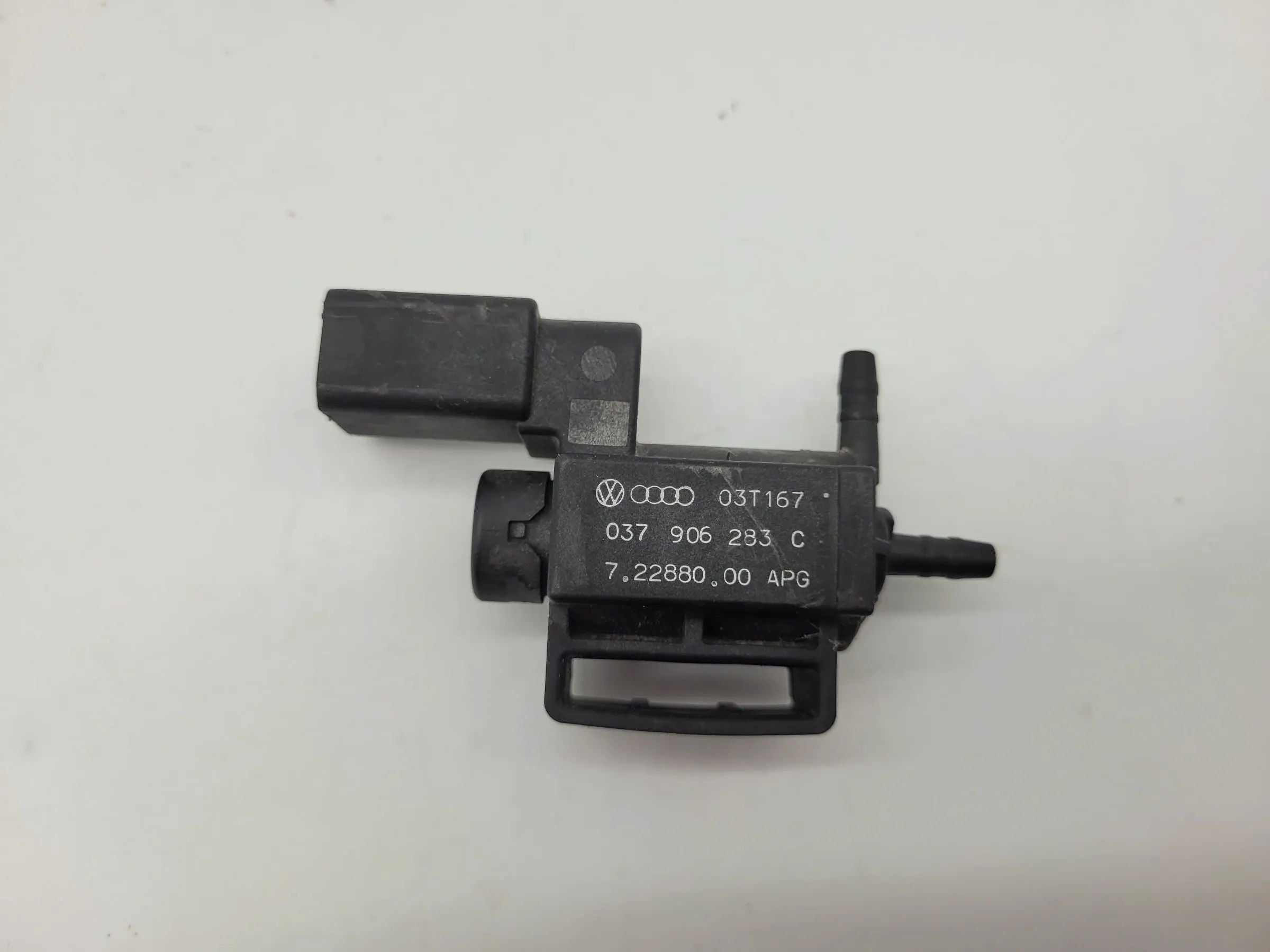 Magnetventil Saugrohr Ansaugluft Ventil für Audi A3 A4 VW Golf Polo Seat Skoda