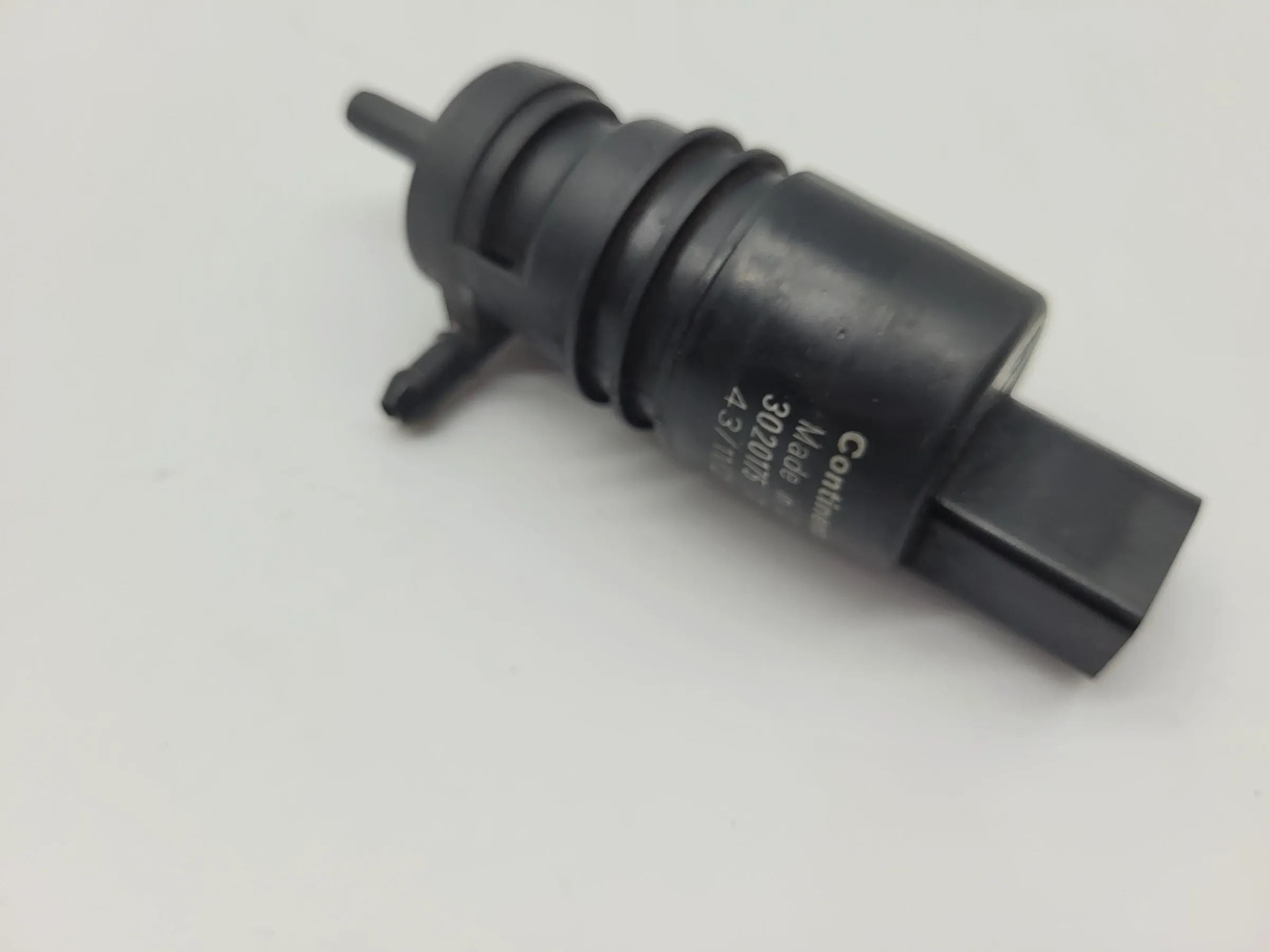 BMW 5er Touring E39 Waschwasserpumpe Pumpe 3020175 Original