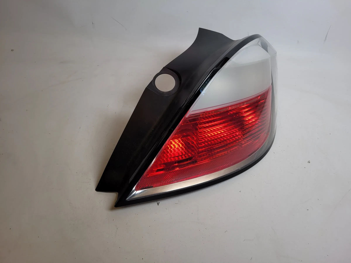 Original Opel Astra H (A04) Rückleuchte Rechts 24451837