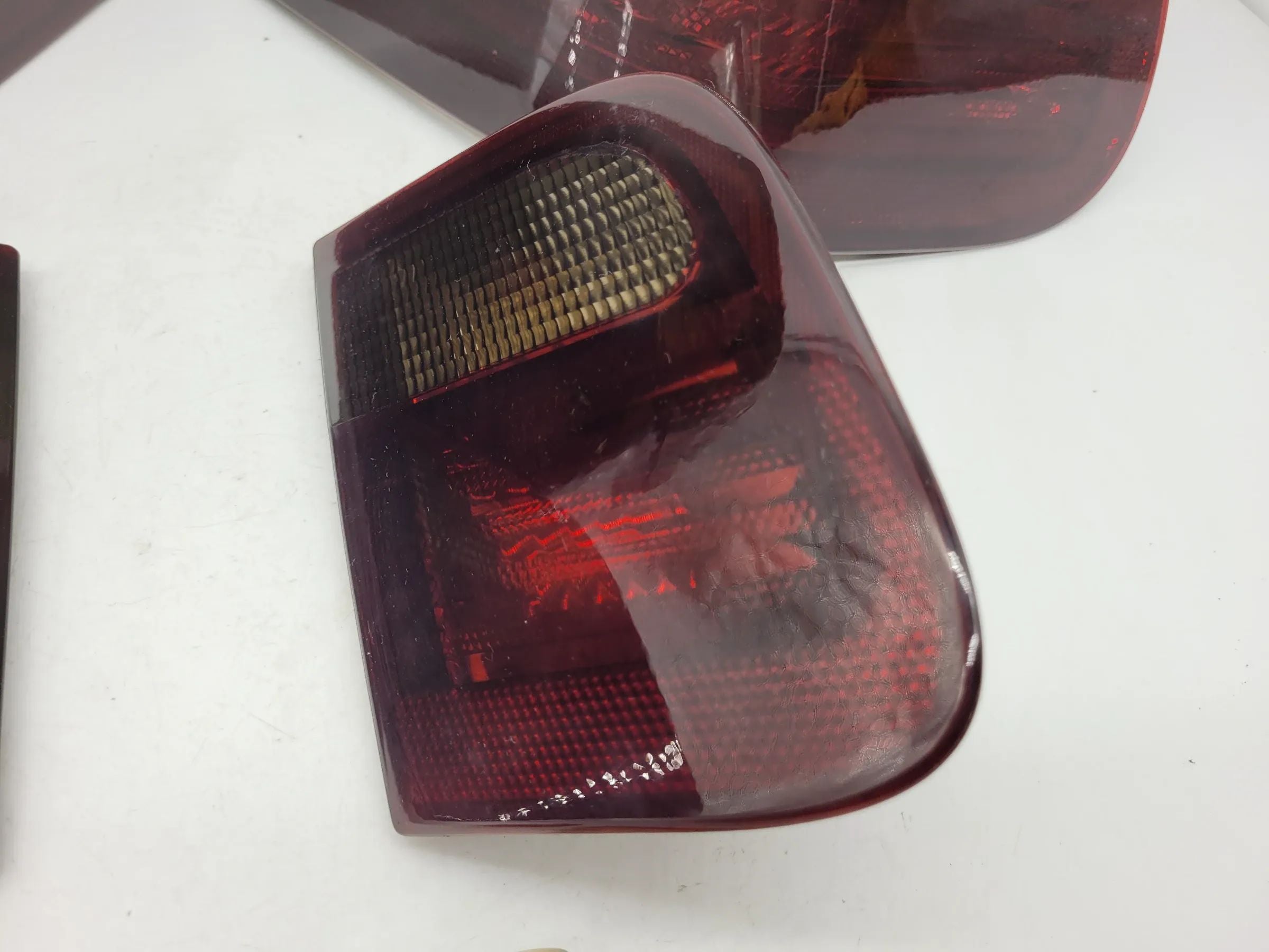 BMW 3er (E46) Rückleuchten Set Dunkel, 6-Teilig 8364921 / 8364922