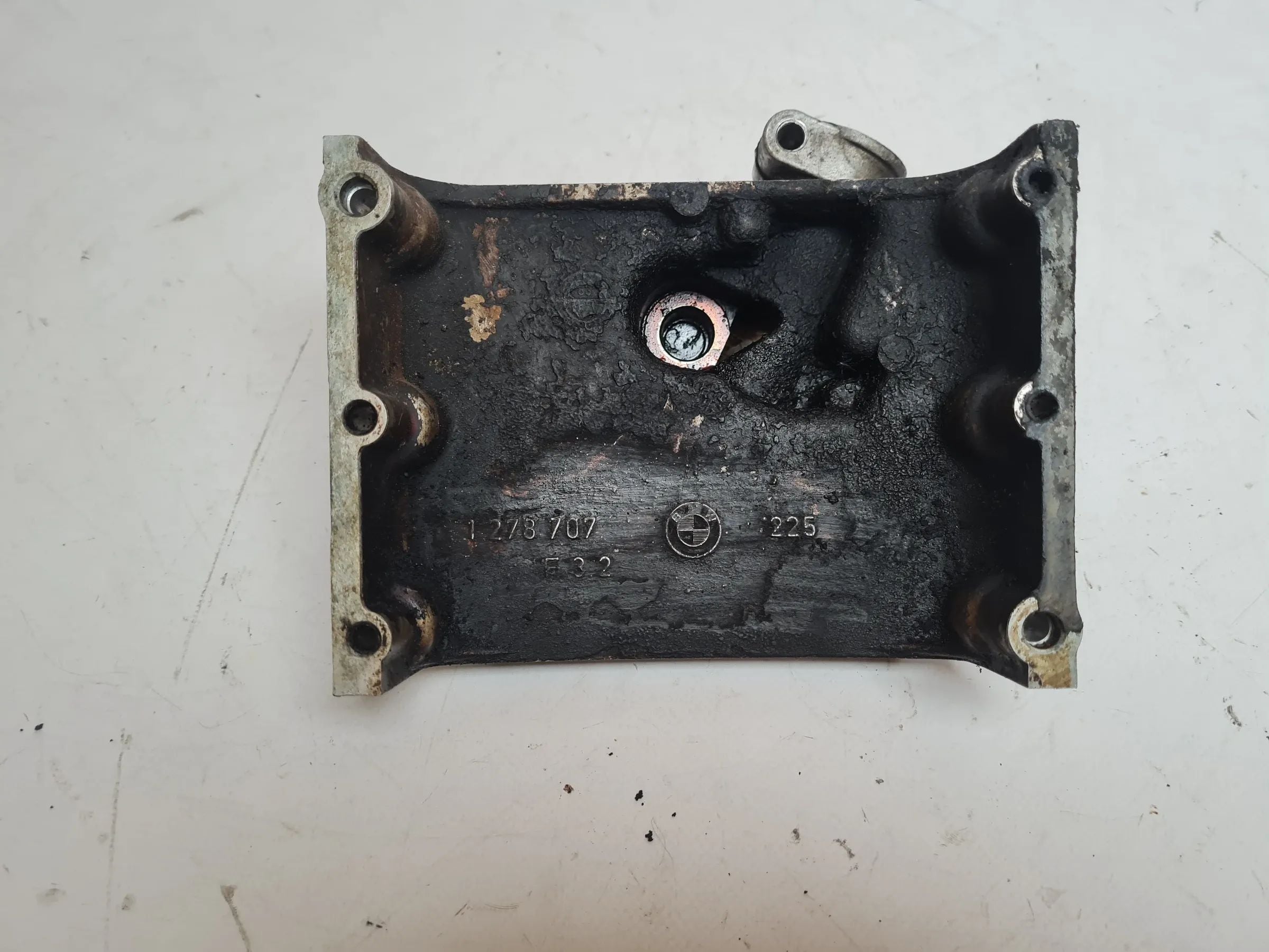 Original BMW E12 E23 E24 E28 Upper Chain Case Cover 1278707