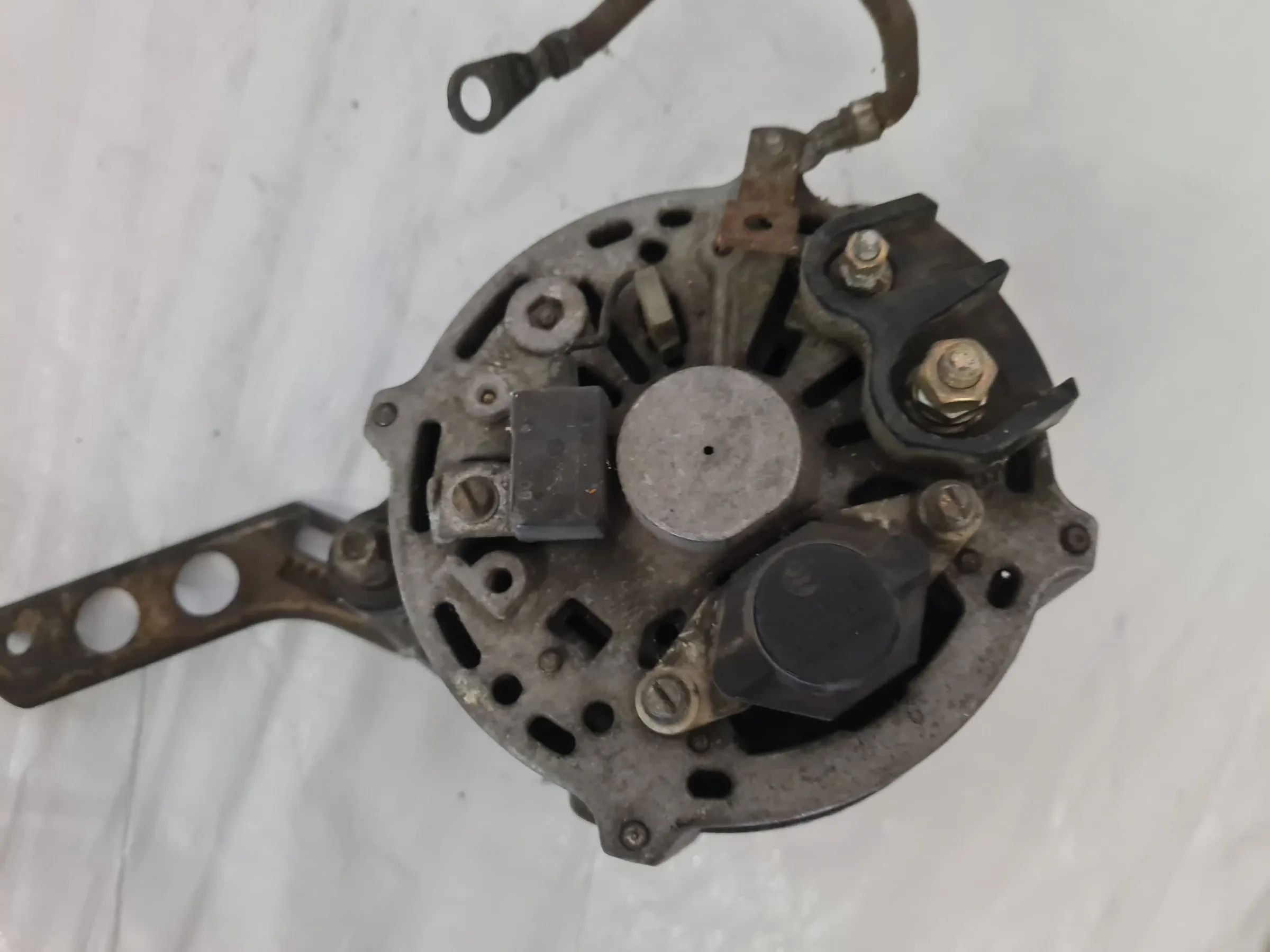 Original BMW 3/5 E28/E30 Bosch Lichtmaschine 0120469617