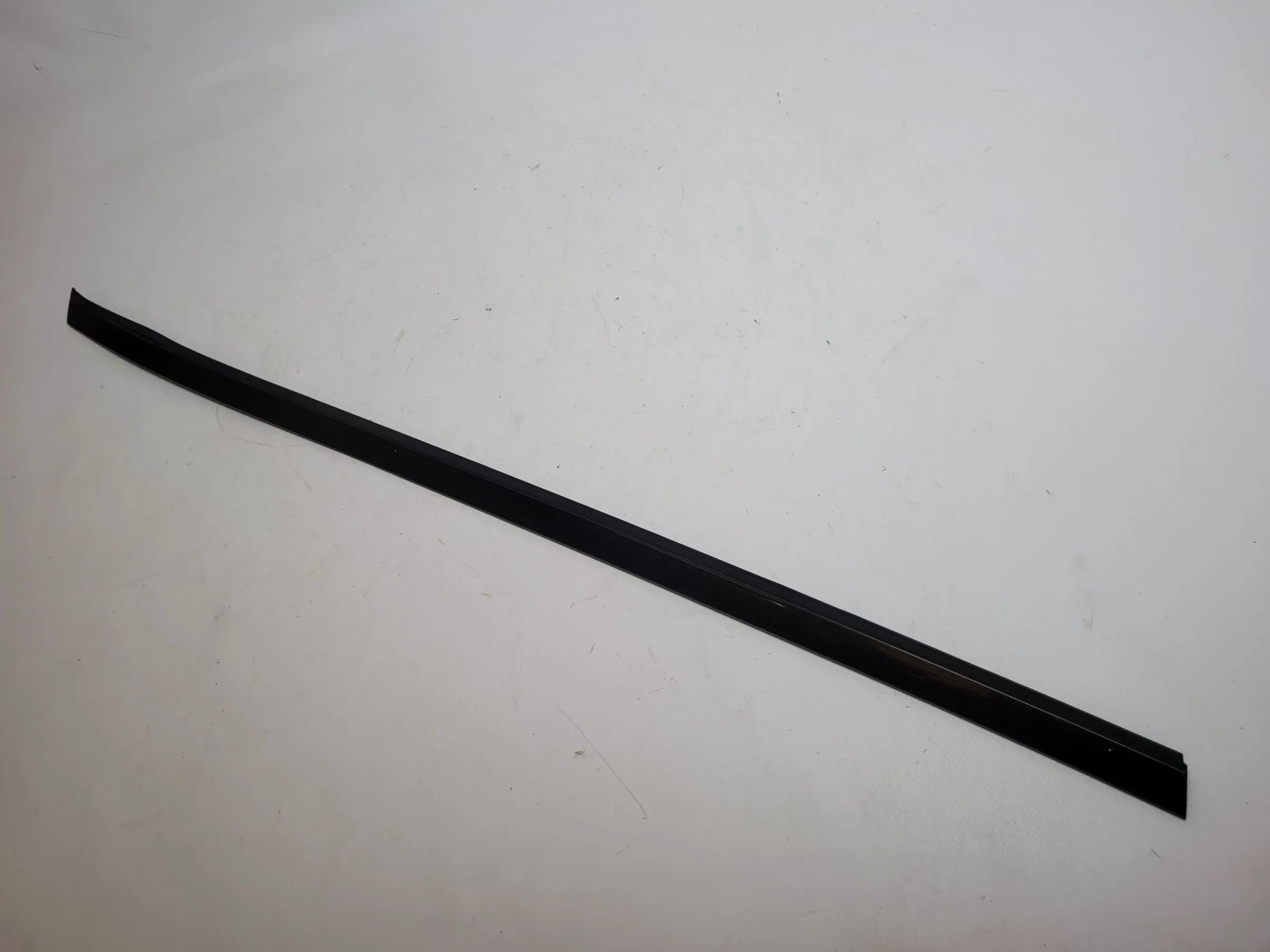 Original Mercedes C-Klasse (CL203) Leiste Wasserabweiser Links A2036908762