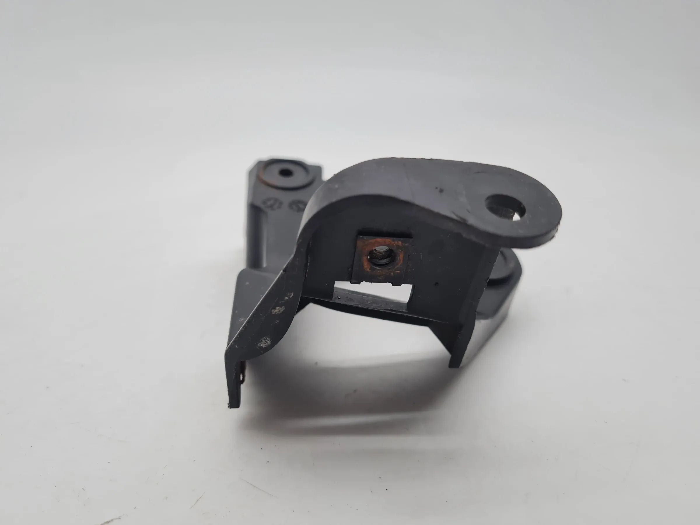 Original Audi A6 (4B2/4B4) Halter Seitenschweller Rechts Vorne 4B0853922A