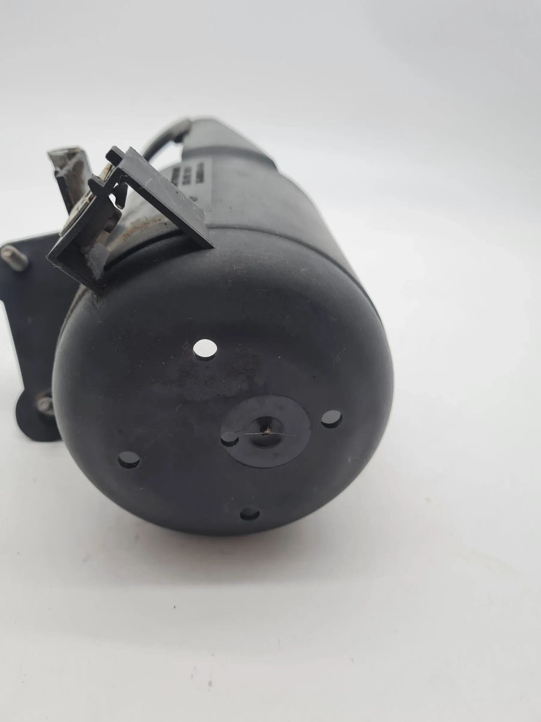 Original Audi A6 (4B2/4B4) Halterung Klimatrockner Flasche 4B0853580