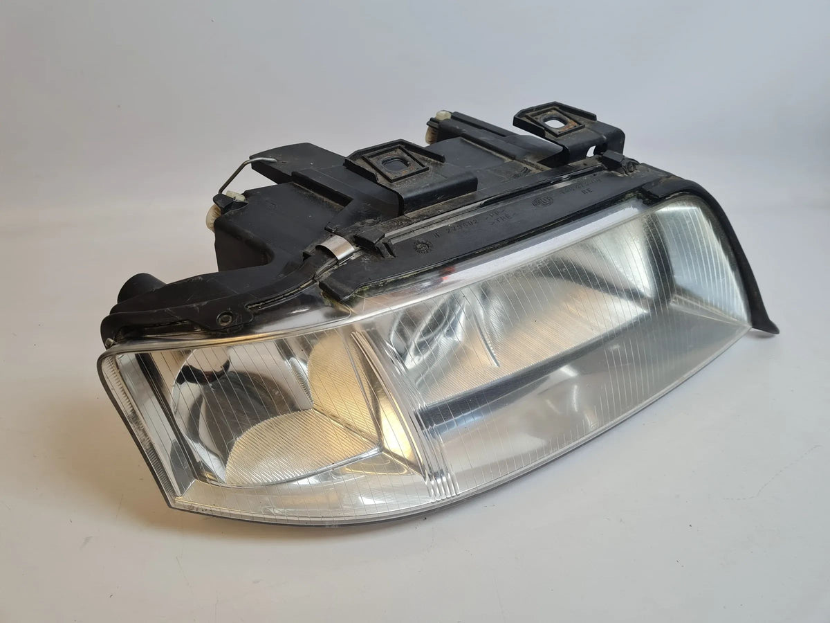 Original Audi A6 (4B2/4B4) Scheinwerfer / Frontleuchte Rechts 4B0941004