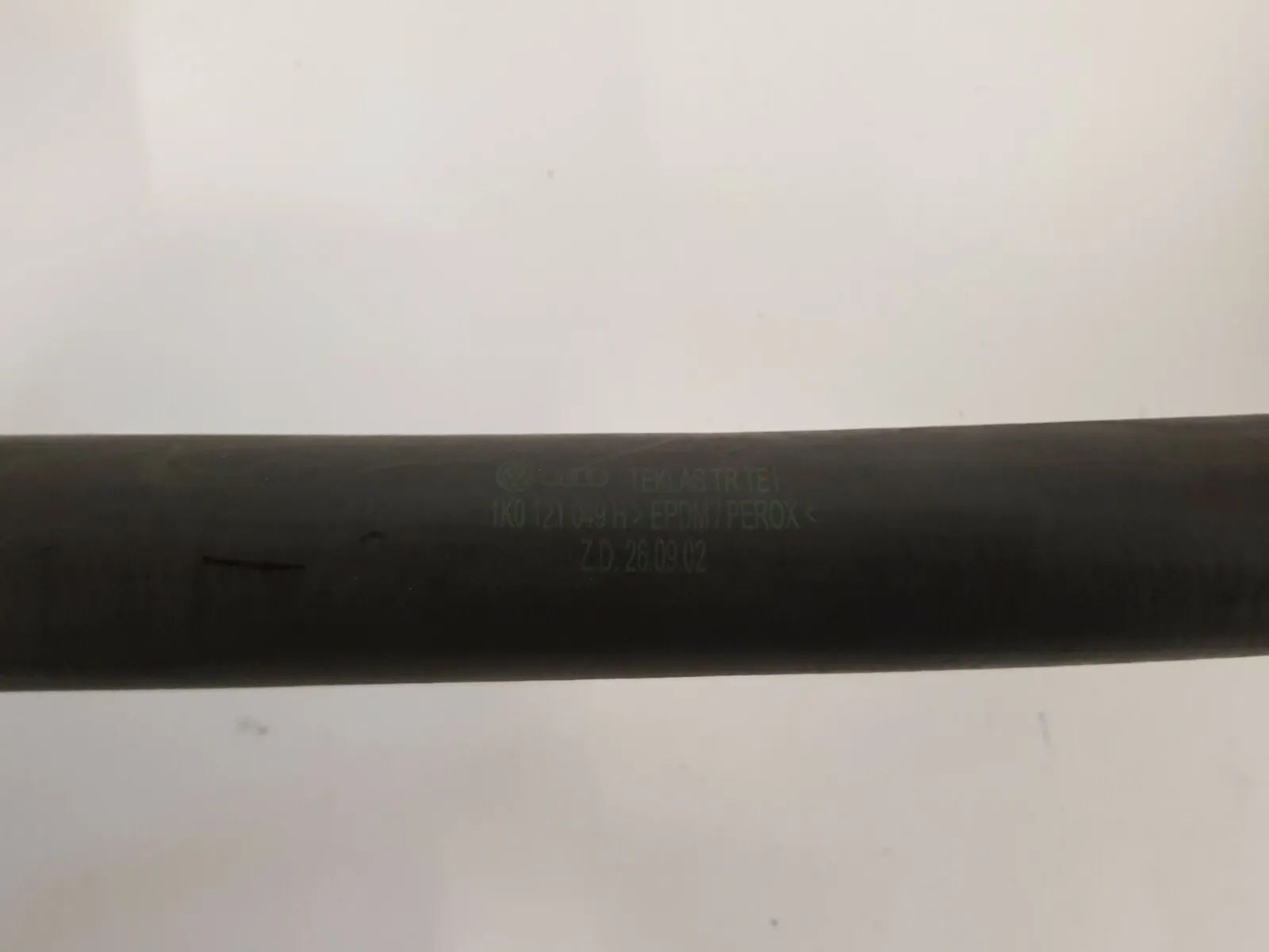 Originale VW Golf V 5 Tubo Refrigerante Liquido Raffreddamento 1K0121049H