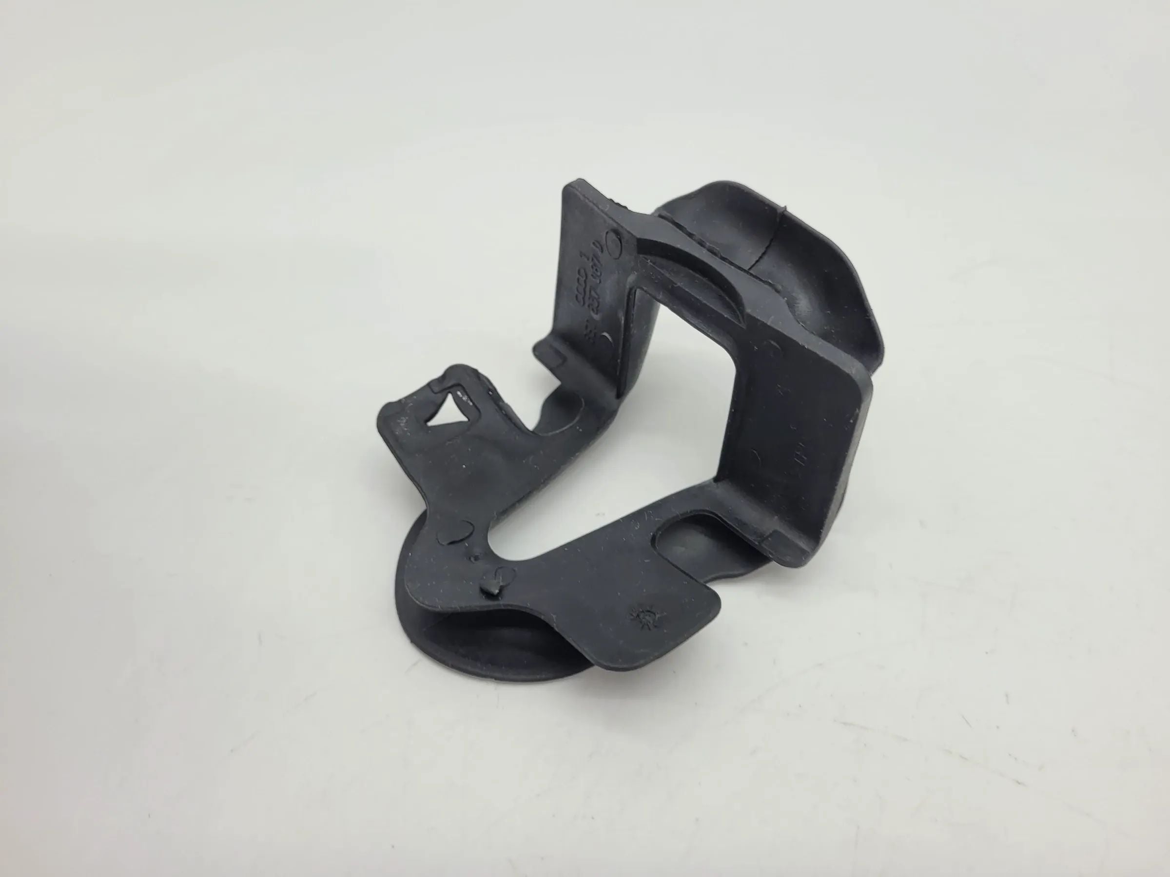 Original Audi A4 (8E/B6/B7) Türschloss Gummi L/R Vorne/Hinten 8E0837087D