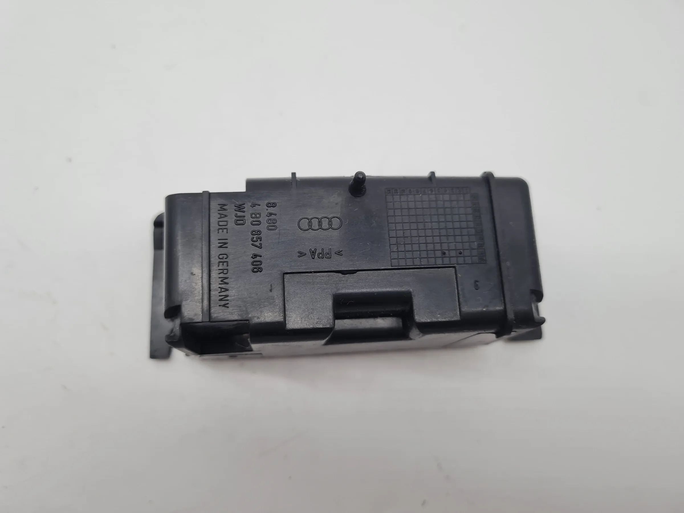 Original Audi A6 (4B2/4B4) Aschenbecher Tür Hinten Rechts 4B0857406