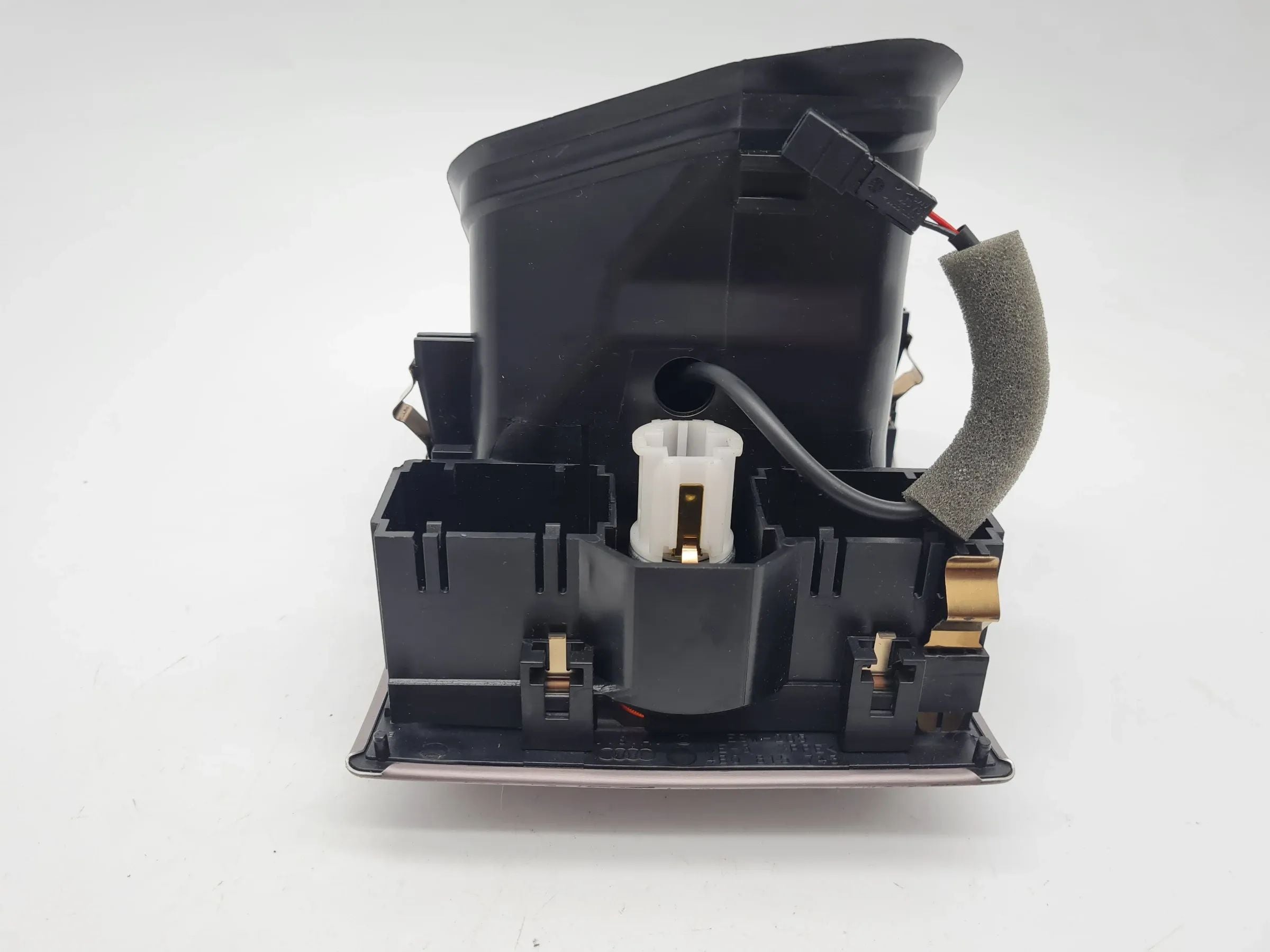 Original Audi A6 (4B2/4B4) Luftdüse Zigarettenanzünder Hinten 4B0815743