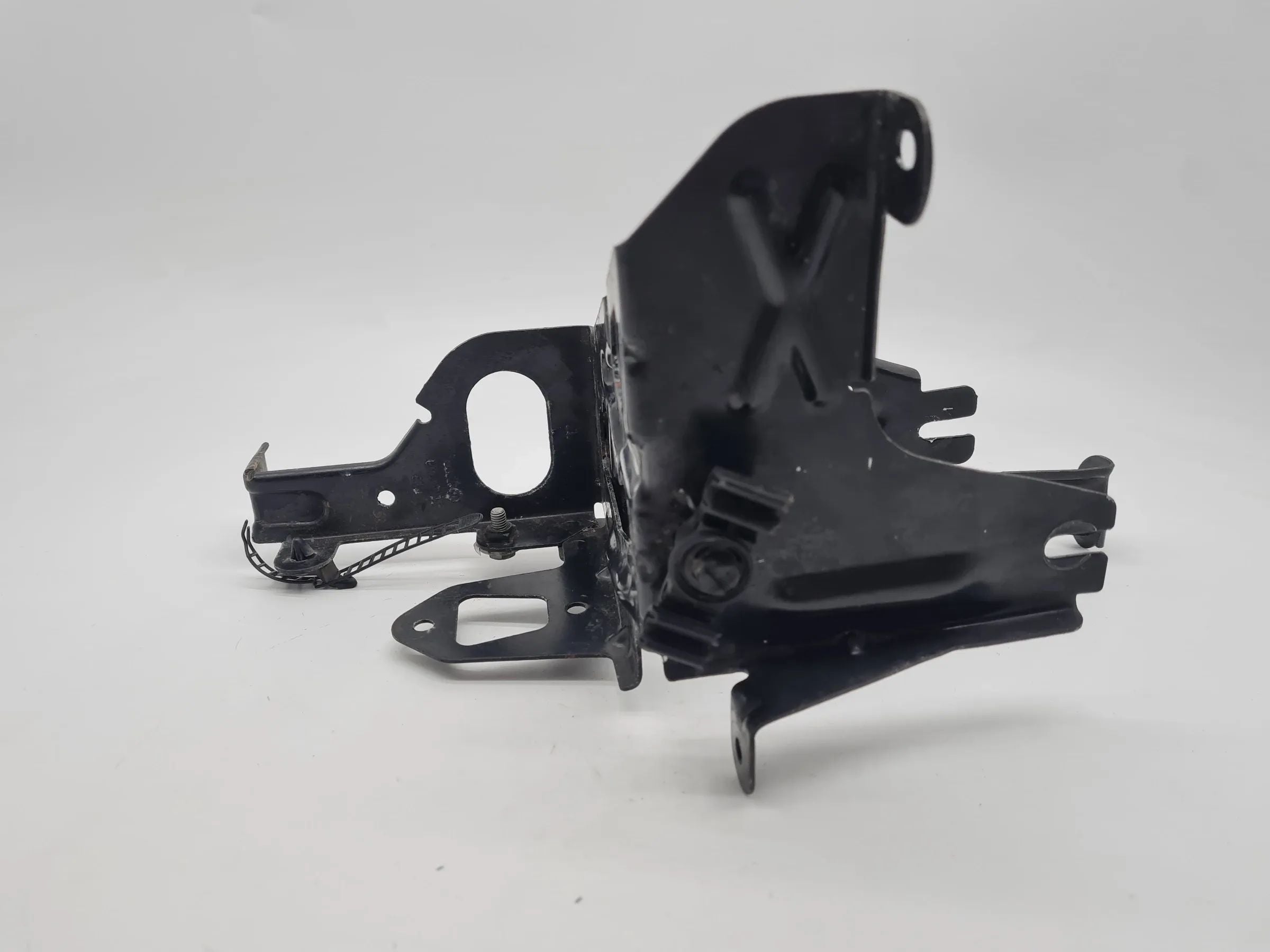 Original Audi A4 S4 B7 (8E/8H) Halterung Träger ABS Hydraulik 8E0614119