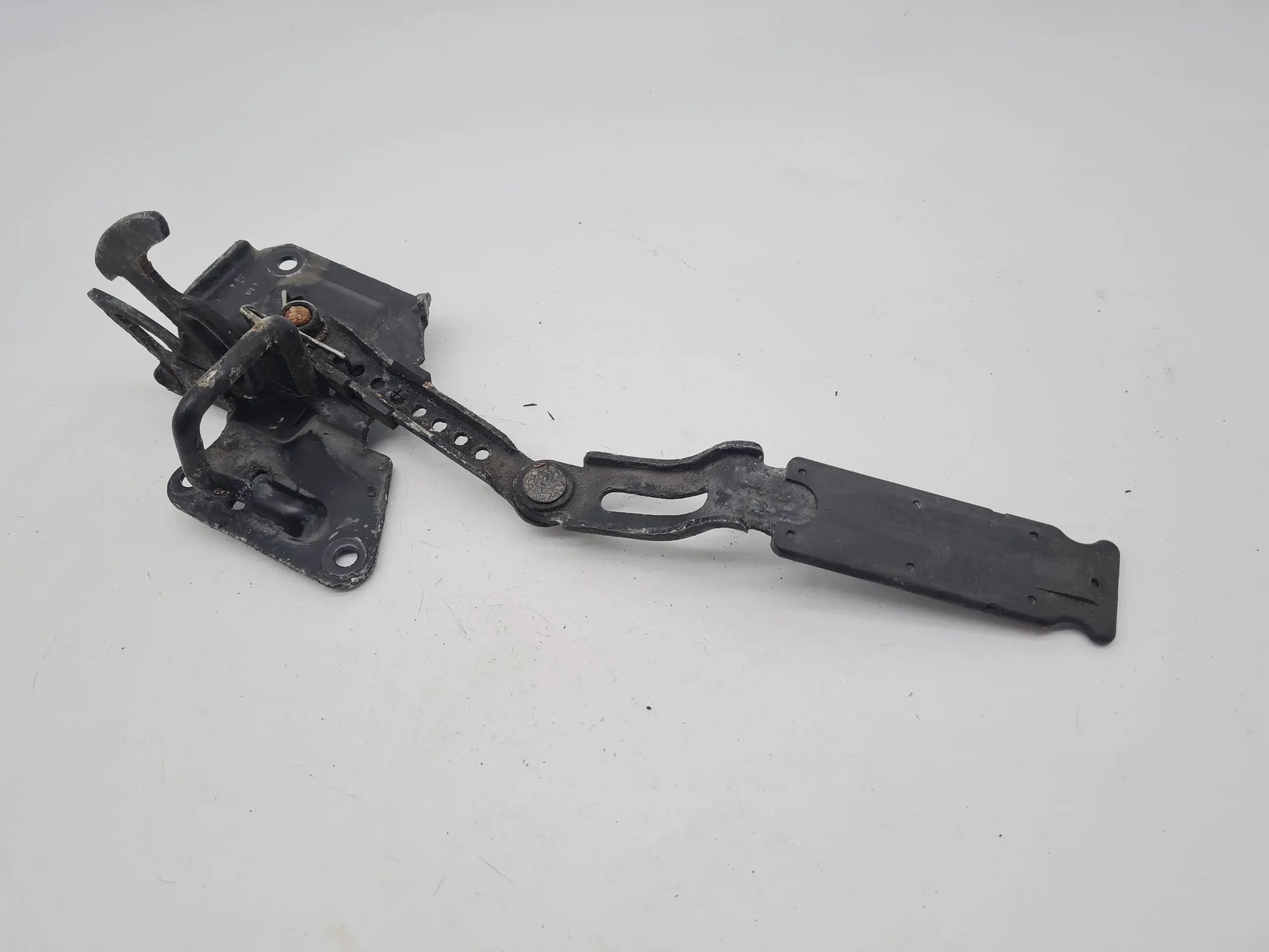 Original Audi A6 (4B2/4B4) Motorhaube Fanghaken 4B0823480C