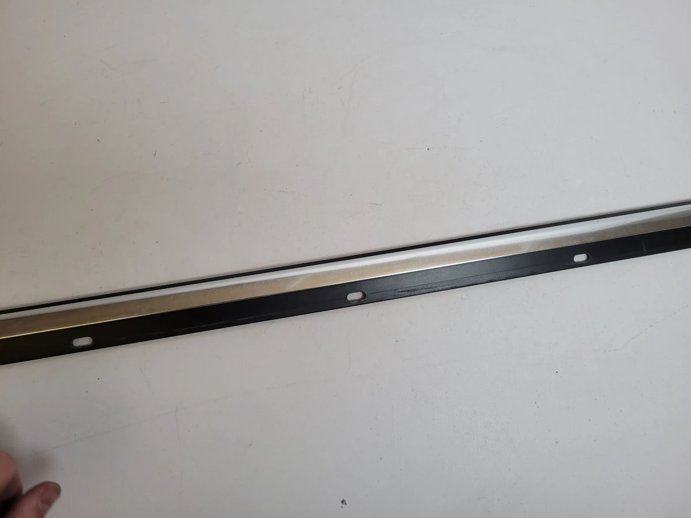 Original Audi A4 (8E/B6/B7) S-Line Dichtung Fensterleiste Rechts 8E0853284B