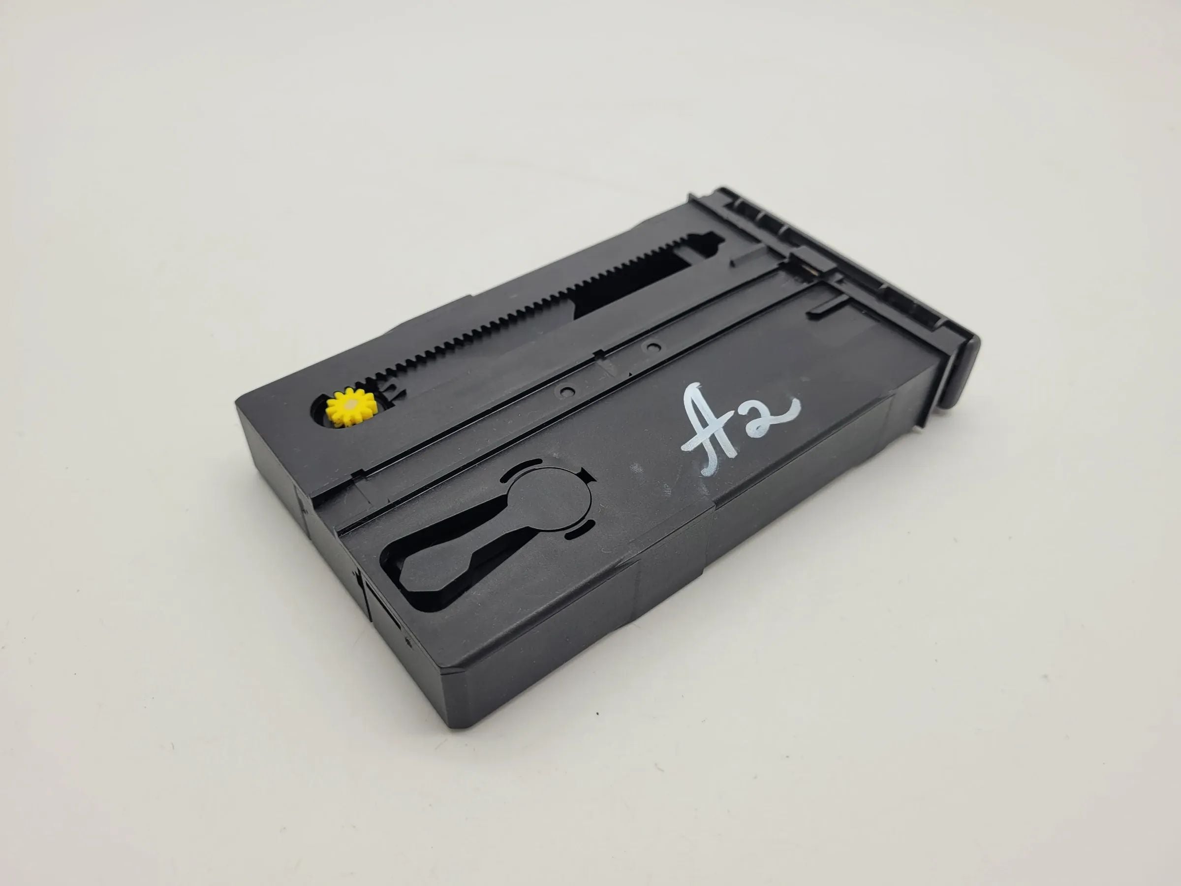 Original Audi A6 (4B2/4B4) Getränkehalter R/L 4B0885995