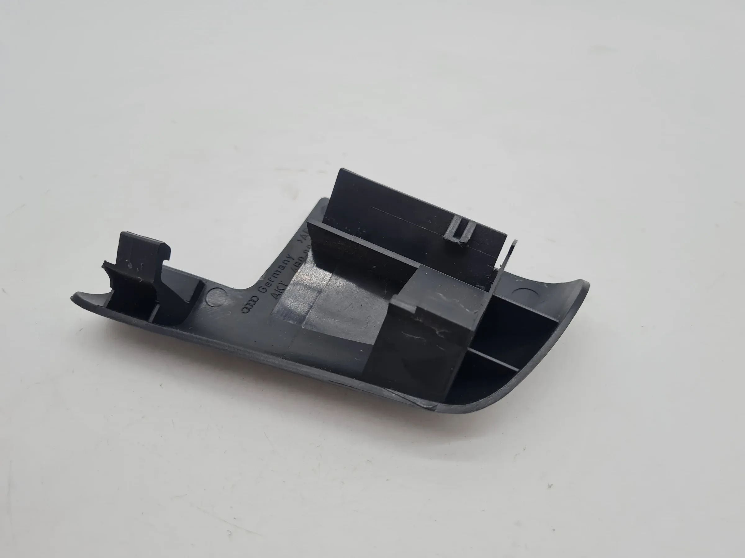 Original Audi A6 (4B2/4B4) Abdeckung Blende Vorne 4B0881087
