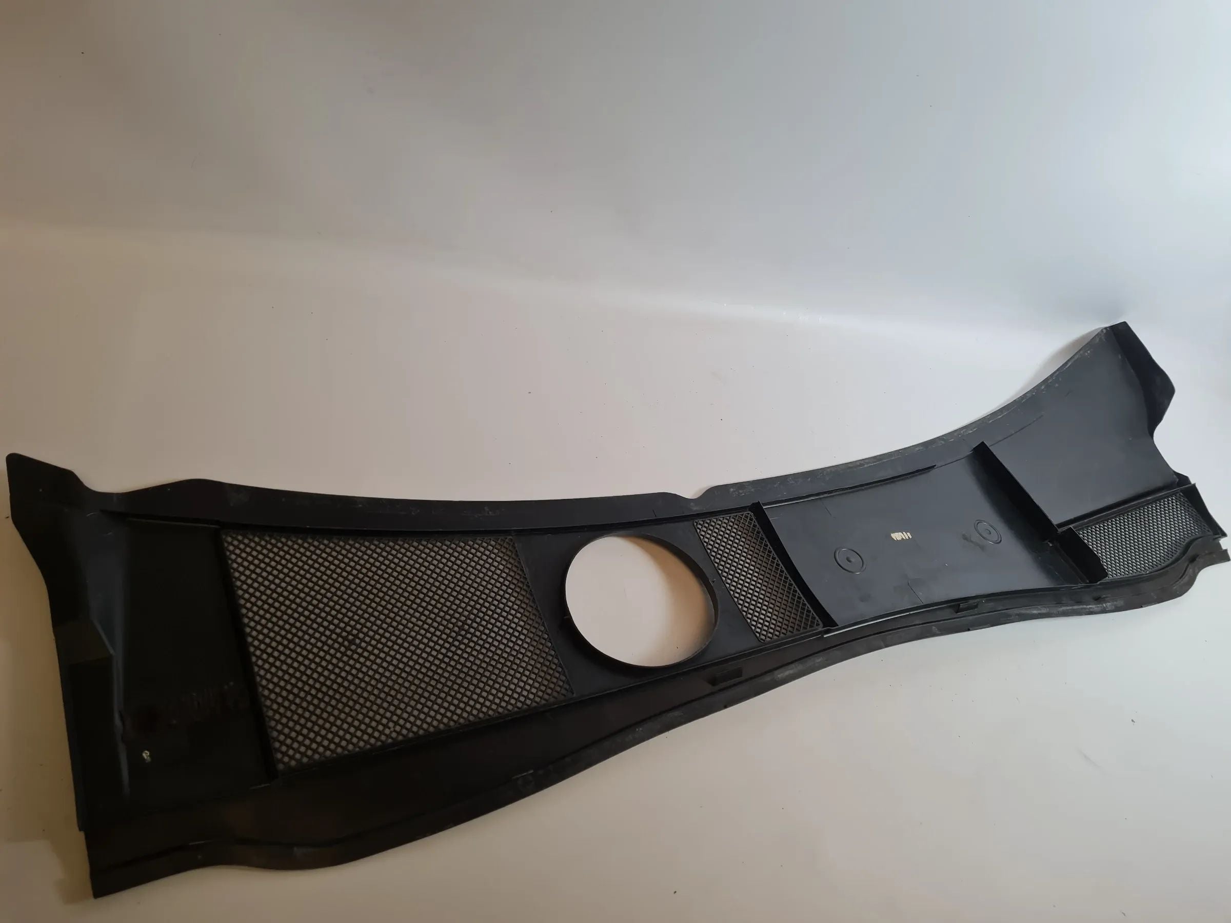 Original Audi A6 (4B2/4B4) Abdeckung Wasserkasten Batterie 4B1819447