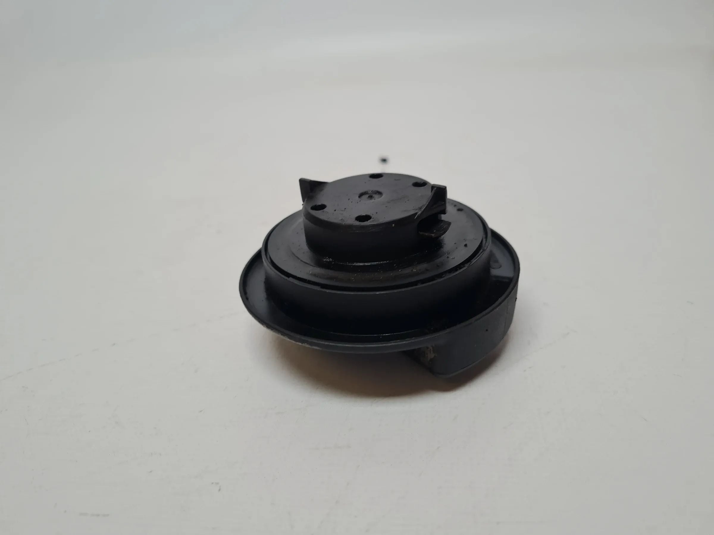 Original Audi A6 (4B2/4B4) Öldeckel Verschluss Öleinfüllstutzen 078103485B