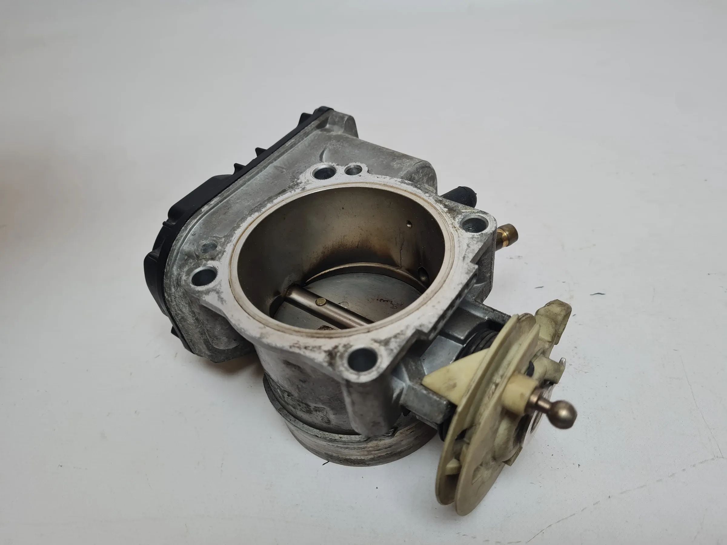 Original Audi A6 (4B2/4B4) 2.4 V6 Drosselklappe Stutzen 078133063AG