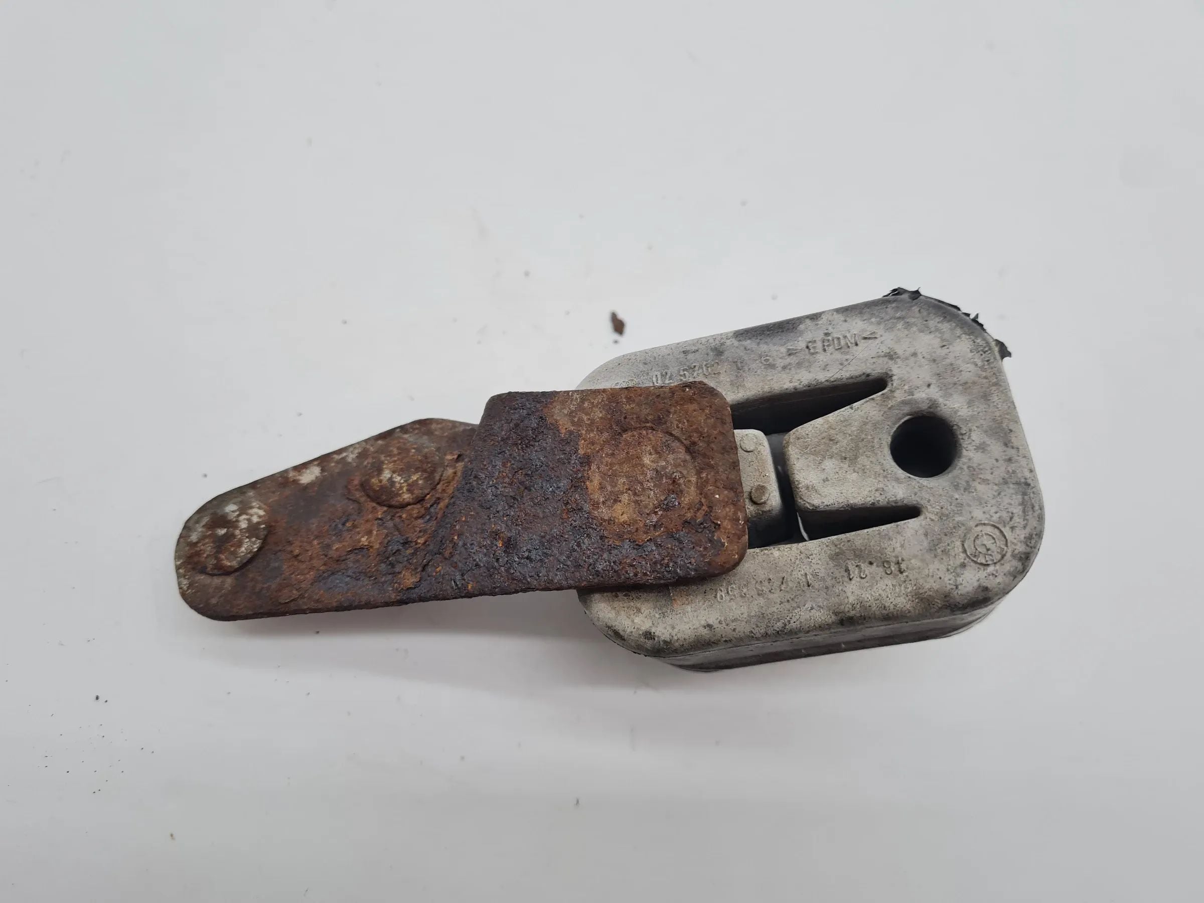Original BMW 5er (E39) Auspuffhalter 18.21-1745359