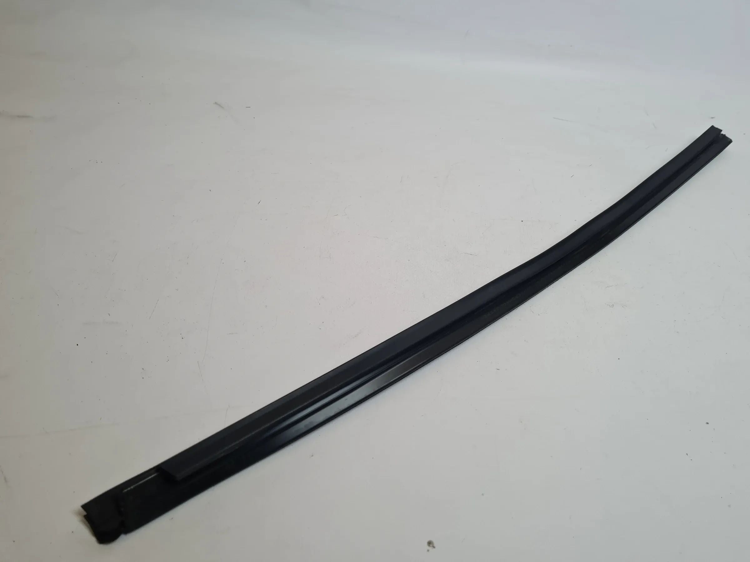 Original Audi A4 (8E/B6/B7) Tür Fenster Dichtung Leiste Rechts Hinten 8E0839480