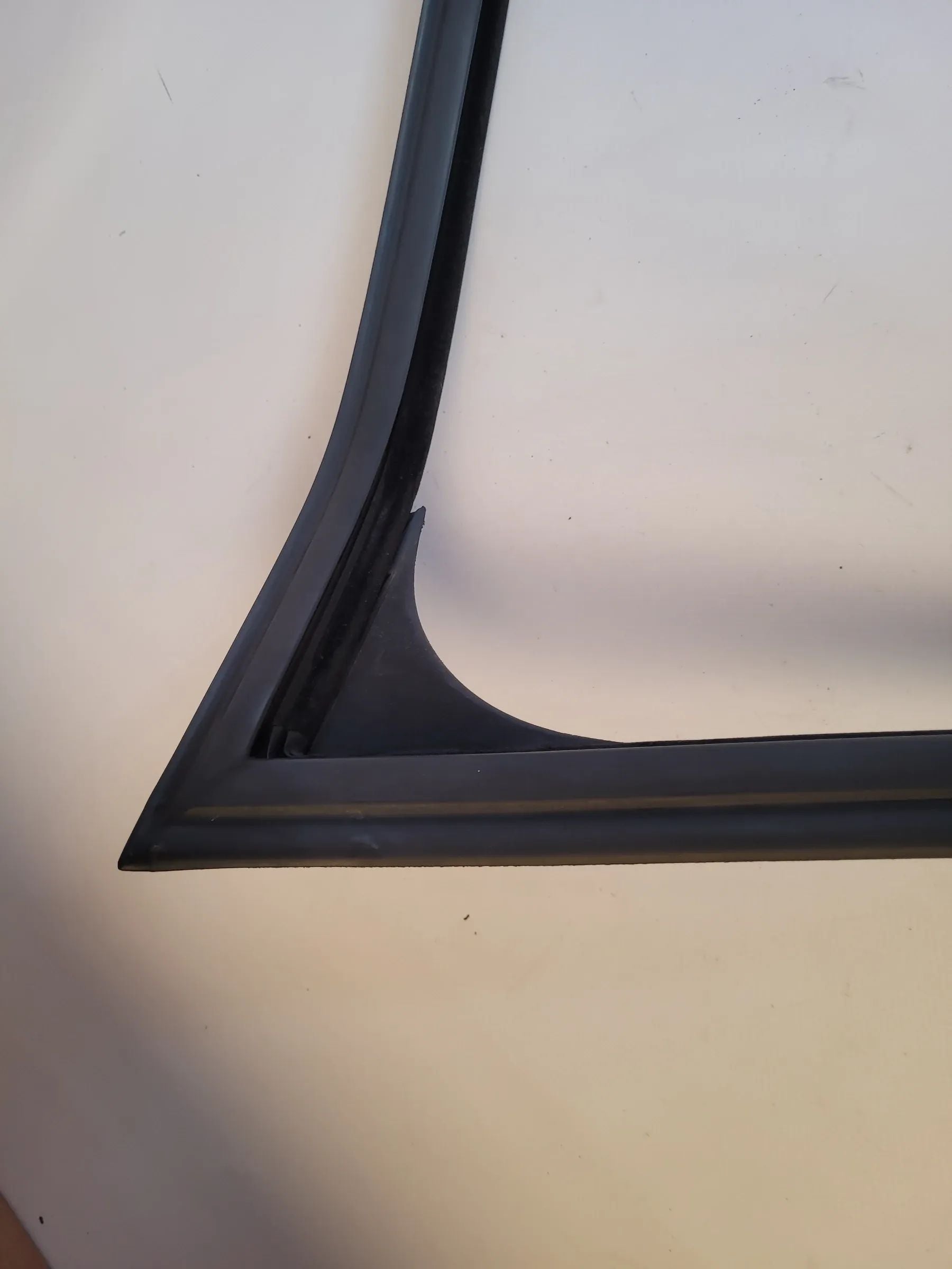 Original Audi A4 (8E/B6/B7) Tür Fenster Dichtung Rechts Vorne 8E0837440