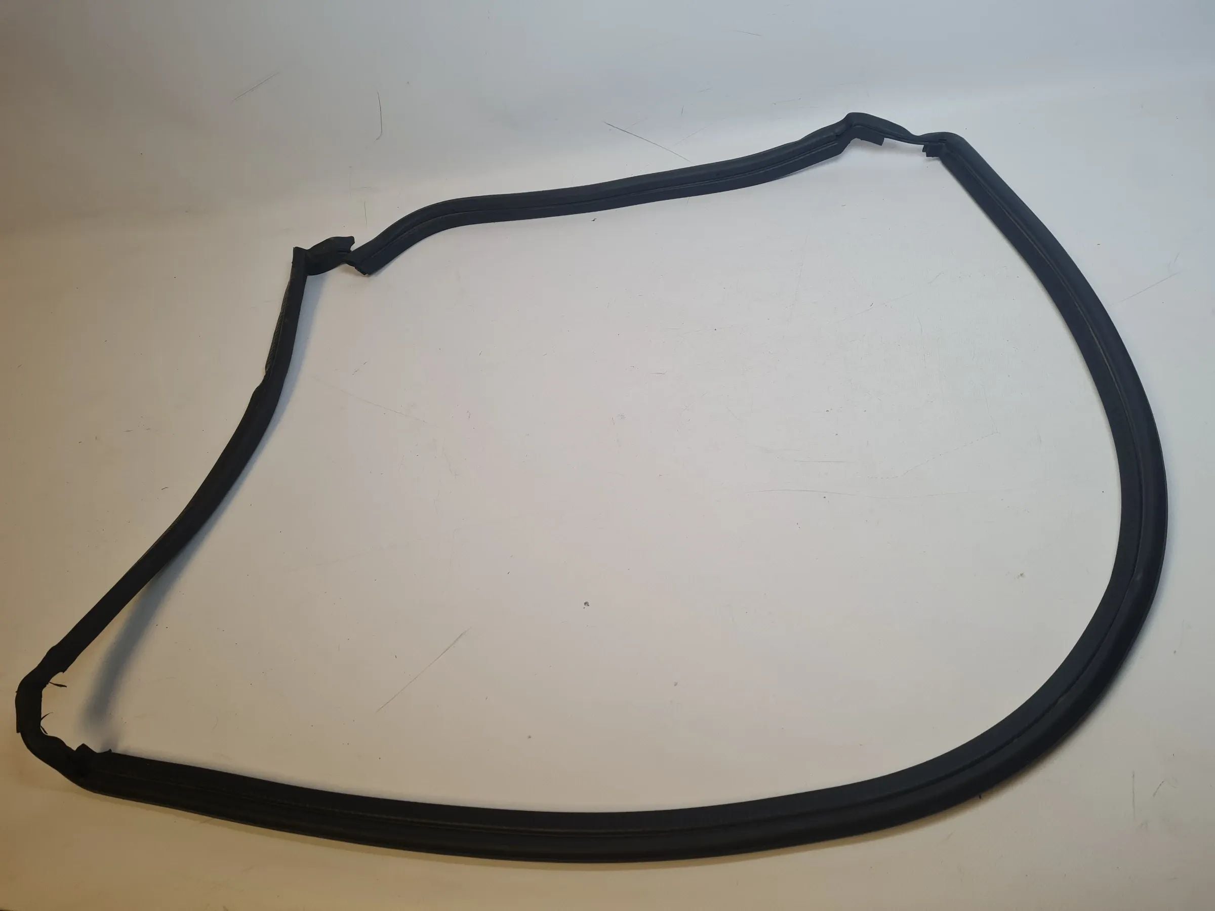 Original Mini One (R50/R53) Dichtung Frontklappe Motorhaube Hinten 7058137