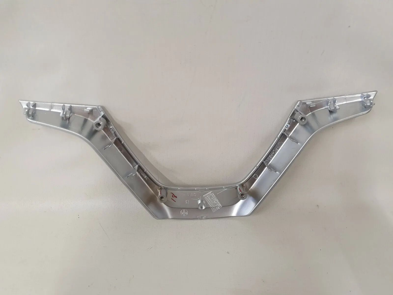 असली BMW 2460599 स्टीयरिंग व्हील स्पांज पट्टी सिल्वर