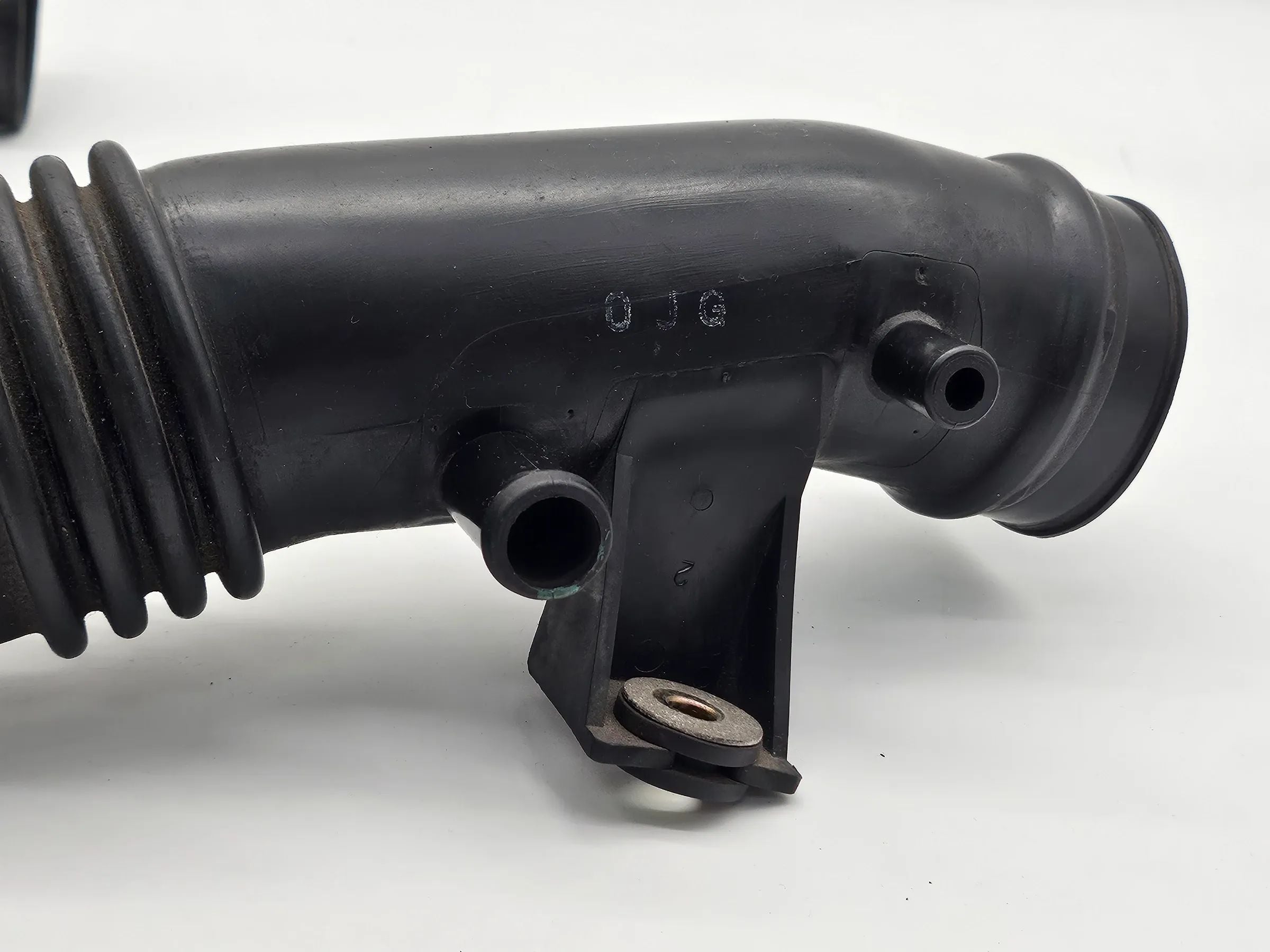 MAZDA DEMIO DW 1.5 16V Ansaugschlauch Luftschlauch Schlauch Luftansaugrohr  B5E1