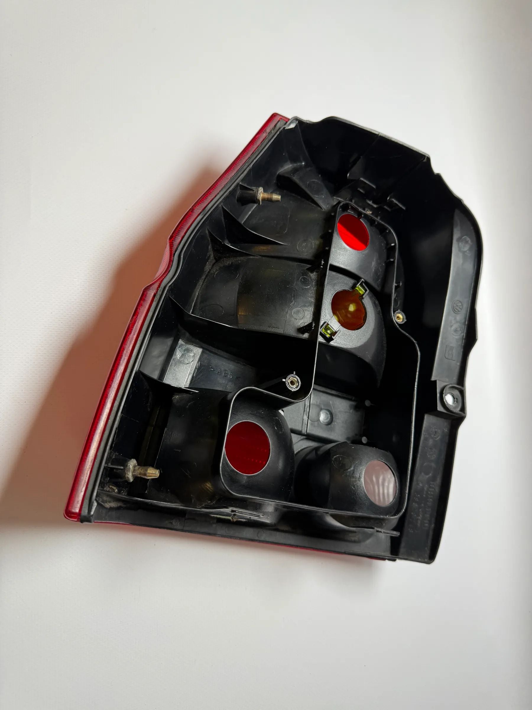 Oryginalna prawa lampa tylna VW Lupo 6E1/6X1, Carello 38020748 / 9558