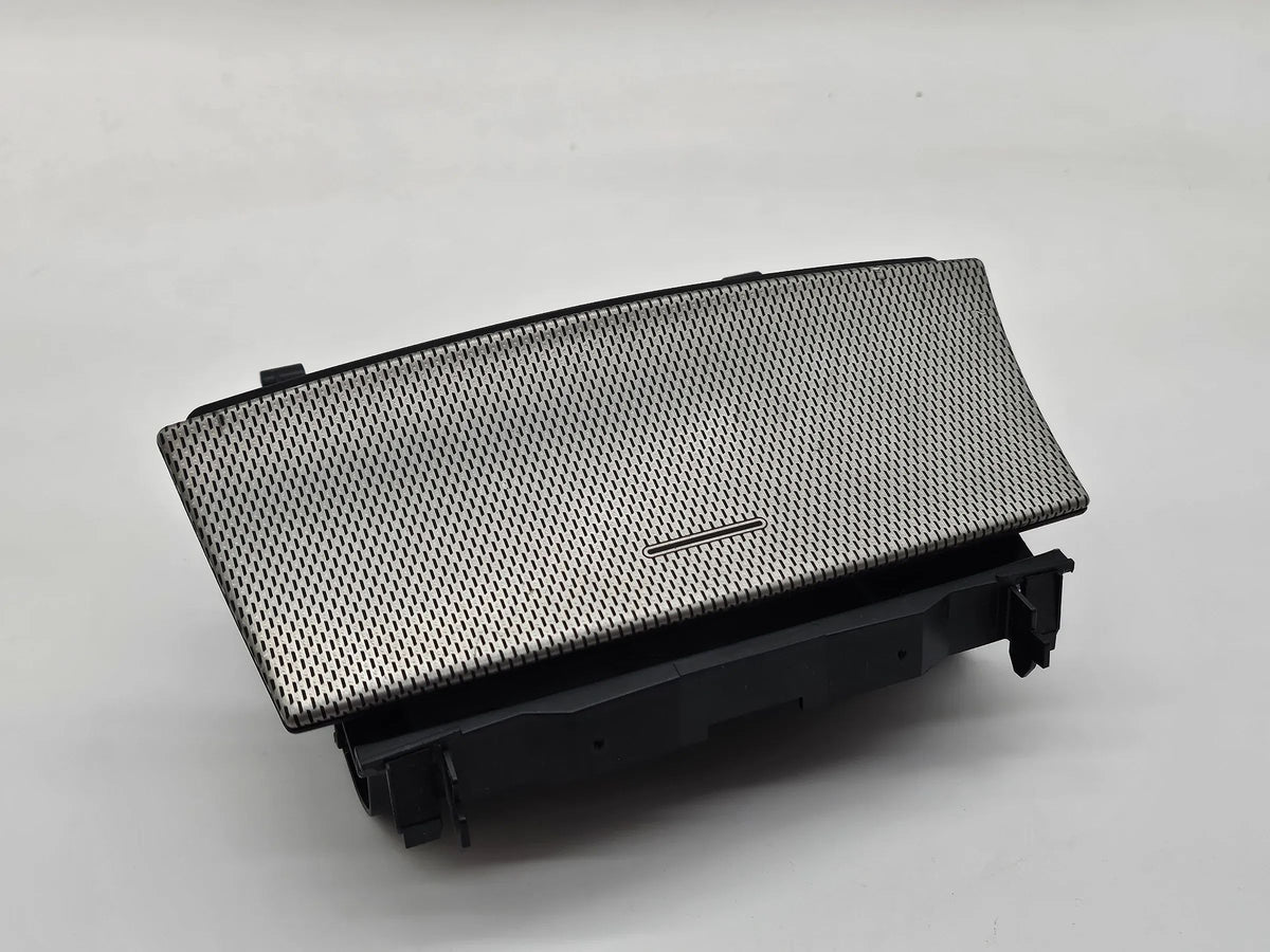 Orig. MERCEDES-BENZ C-KLASSE S203 W203 CL203 Aschenbecher Mitte vorn A2036800852