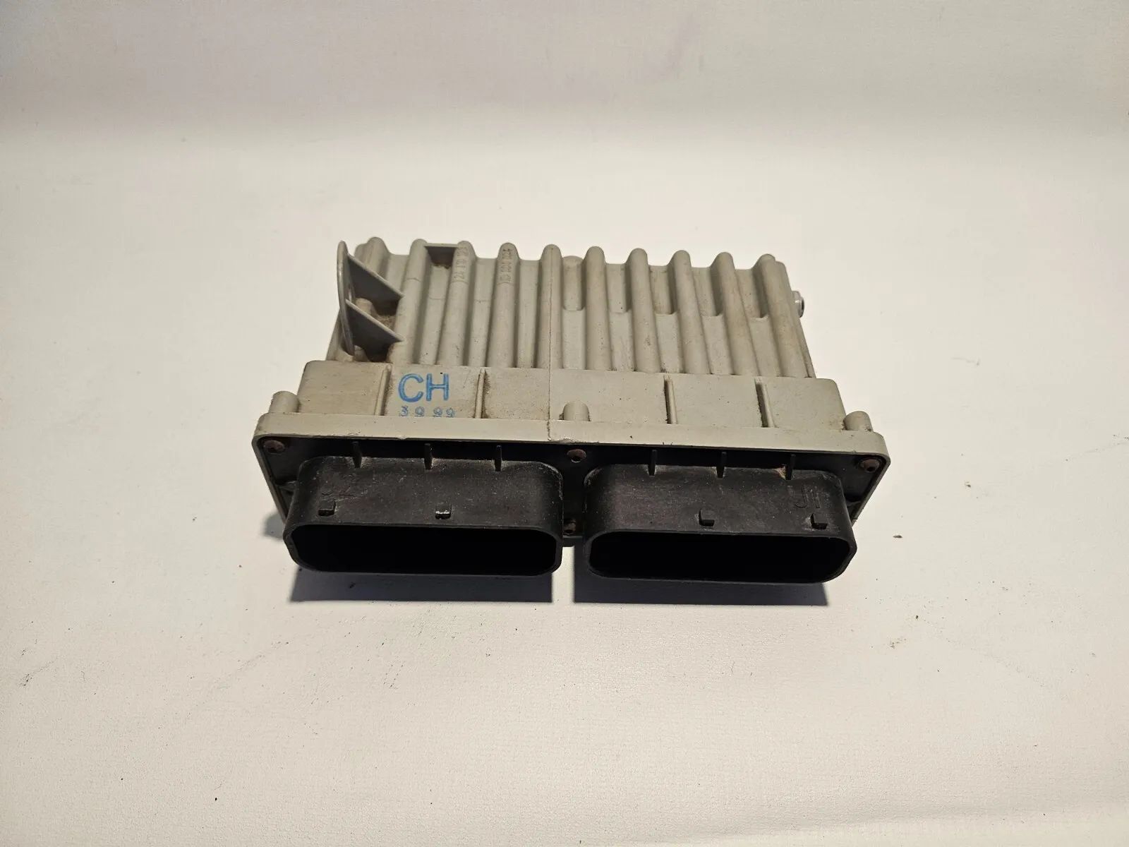 อะไหล่แท้ กล่องควบคุมเครื่องยนต์ ECU โมดูล Opel 24410129 CH4099