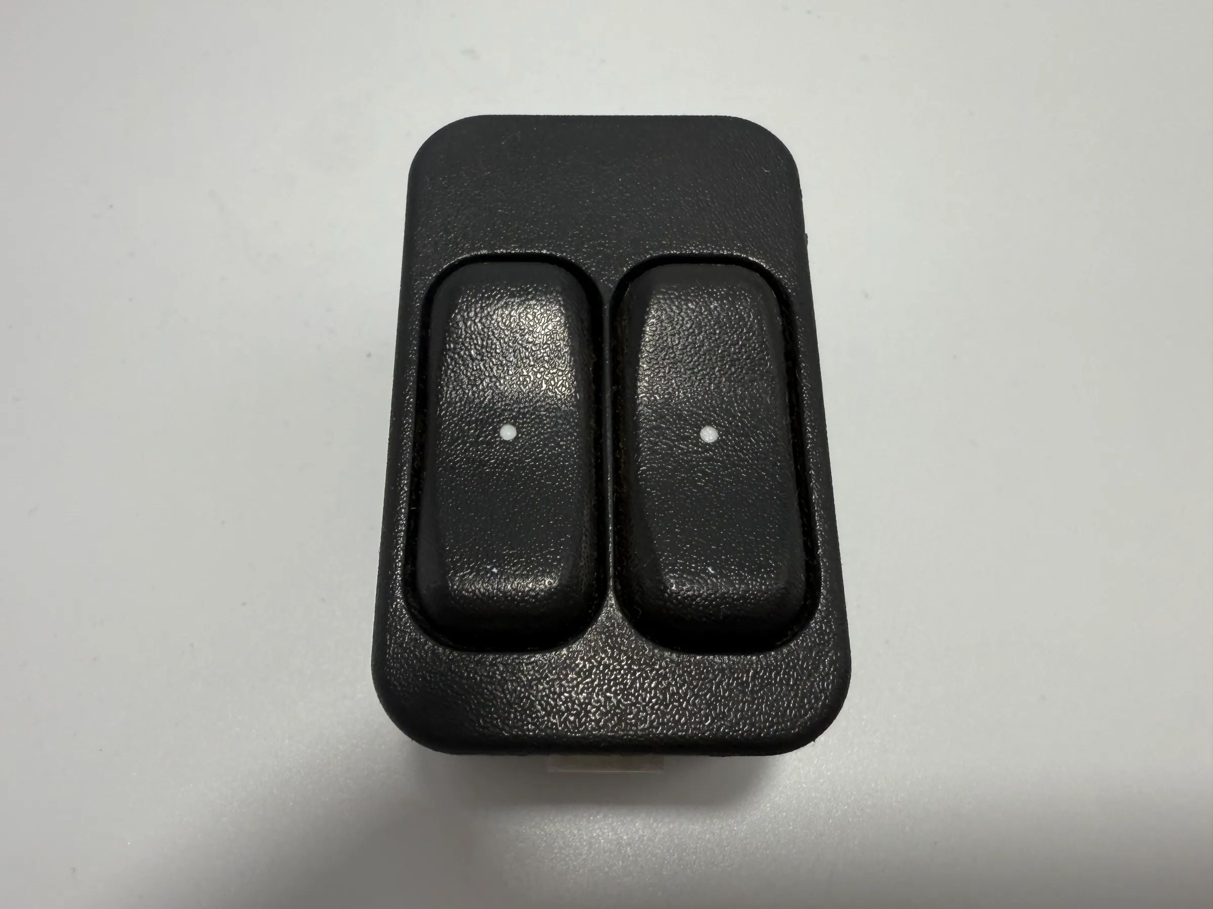 Oryginalny przełącznik podnośnika szyby lewy Opel / Vauxhall Meriva 13363202 / 24409205