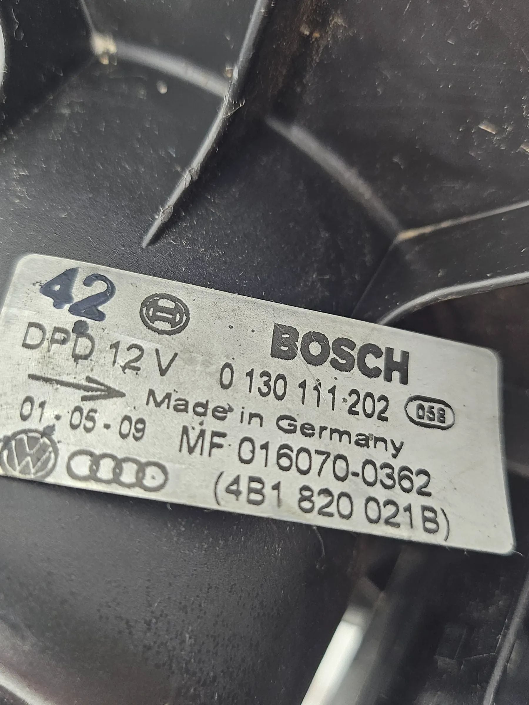 AUDI A6 S6 RS6 4B Motor del ventilador del soplador aire acondicionado 4B1820021B