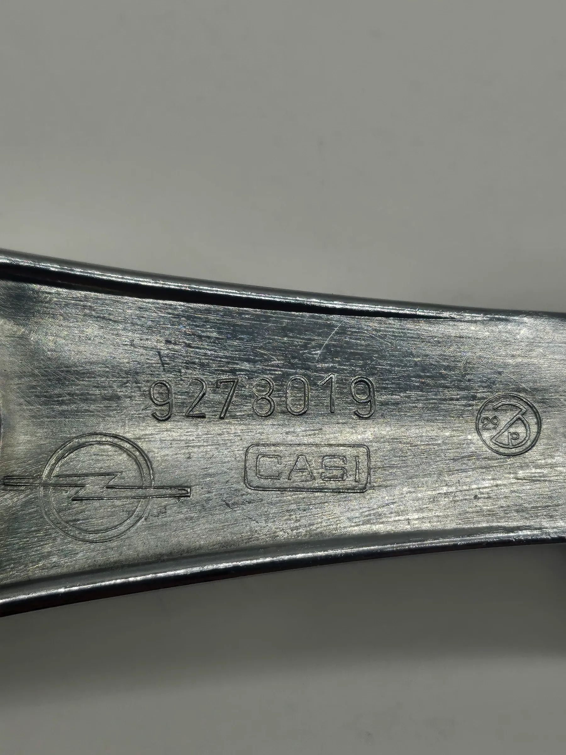 Oryginalna korba szyby Opel Kadett C 9278019
