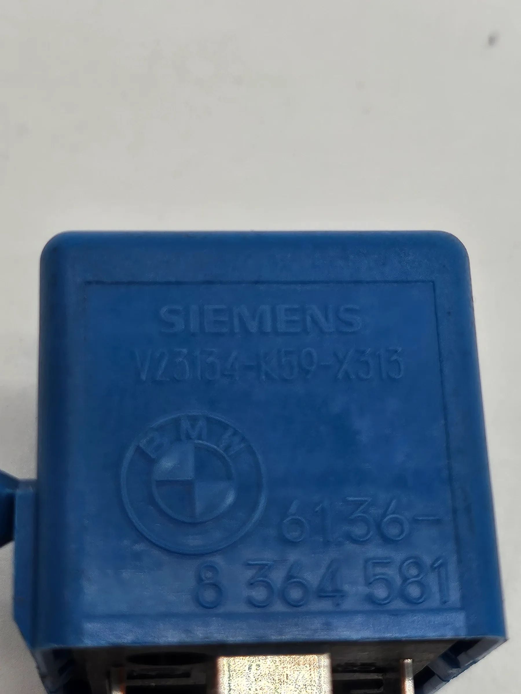 Original BMW 3er E36 E46 5er E39 Relé azul 8364581